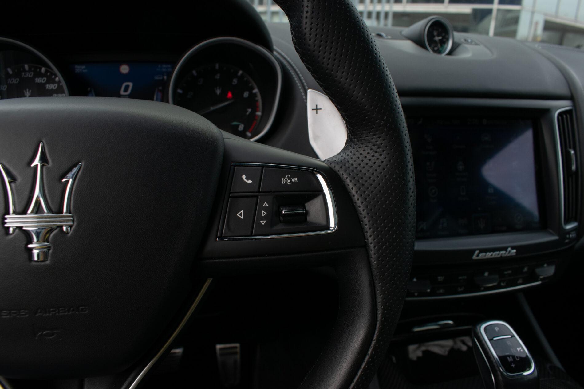 2019 Maserati Levante, bílá suv, 85 819 km