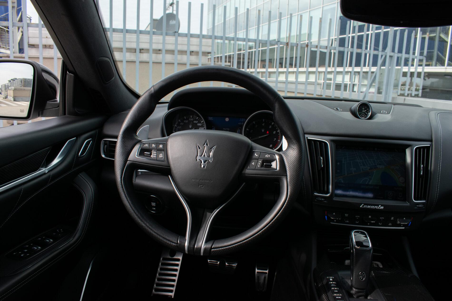 2019 Maserati Levante, bílá suv, 85 819 km