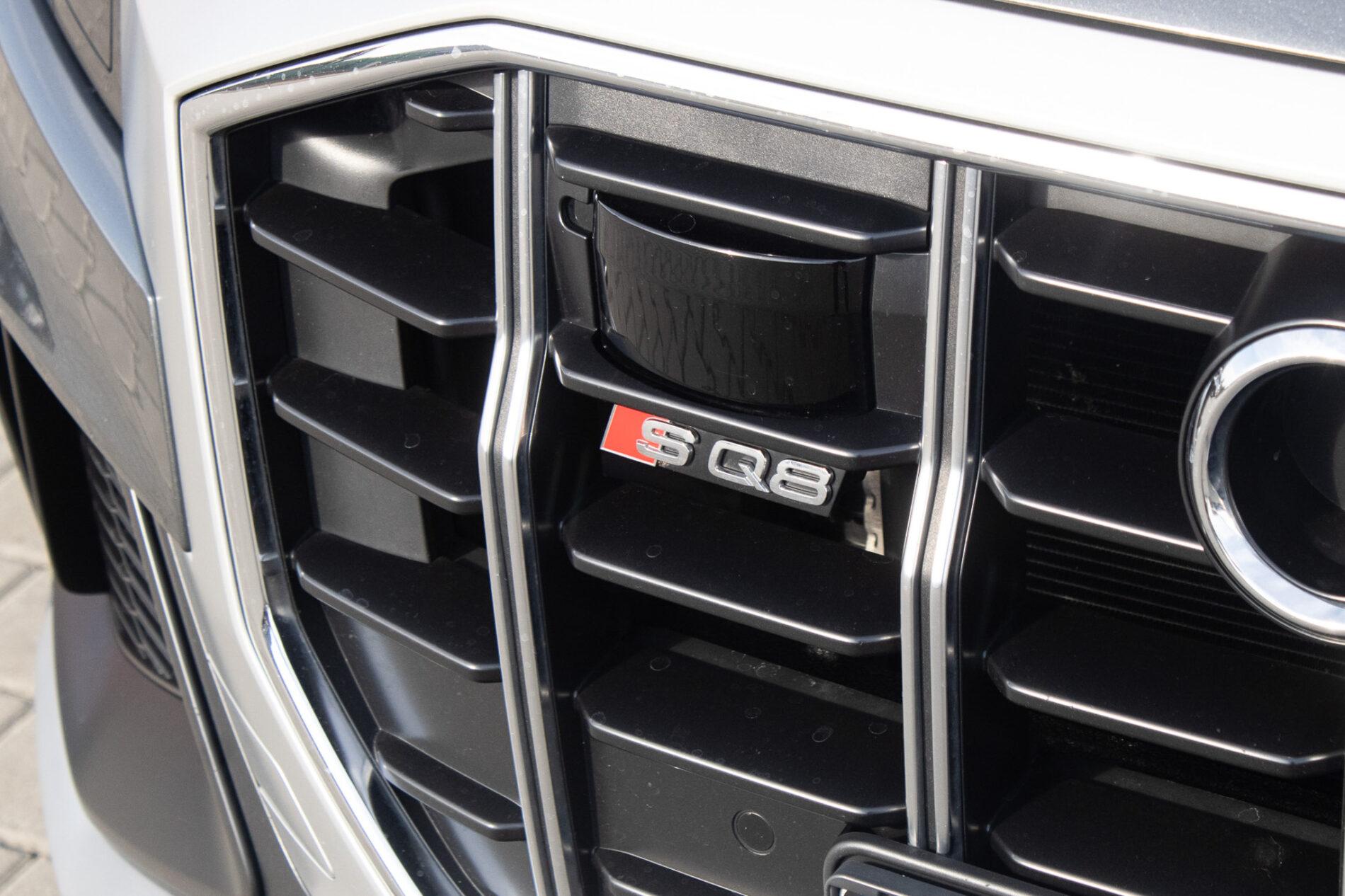 2021 AUDI SQ8, šedá suv, 122 000 km
