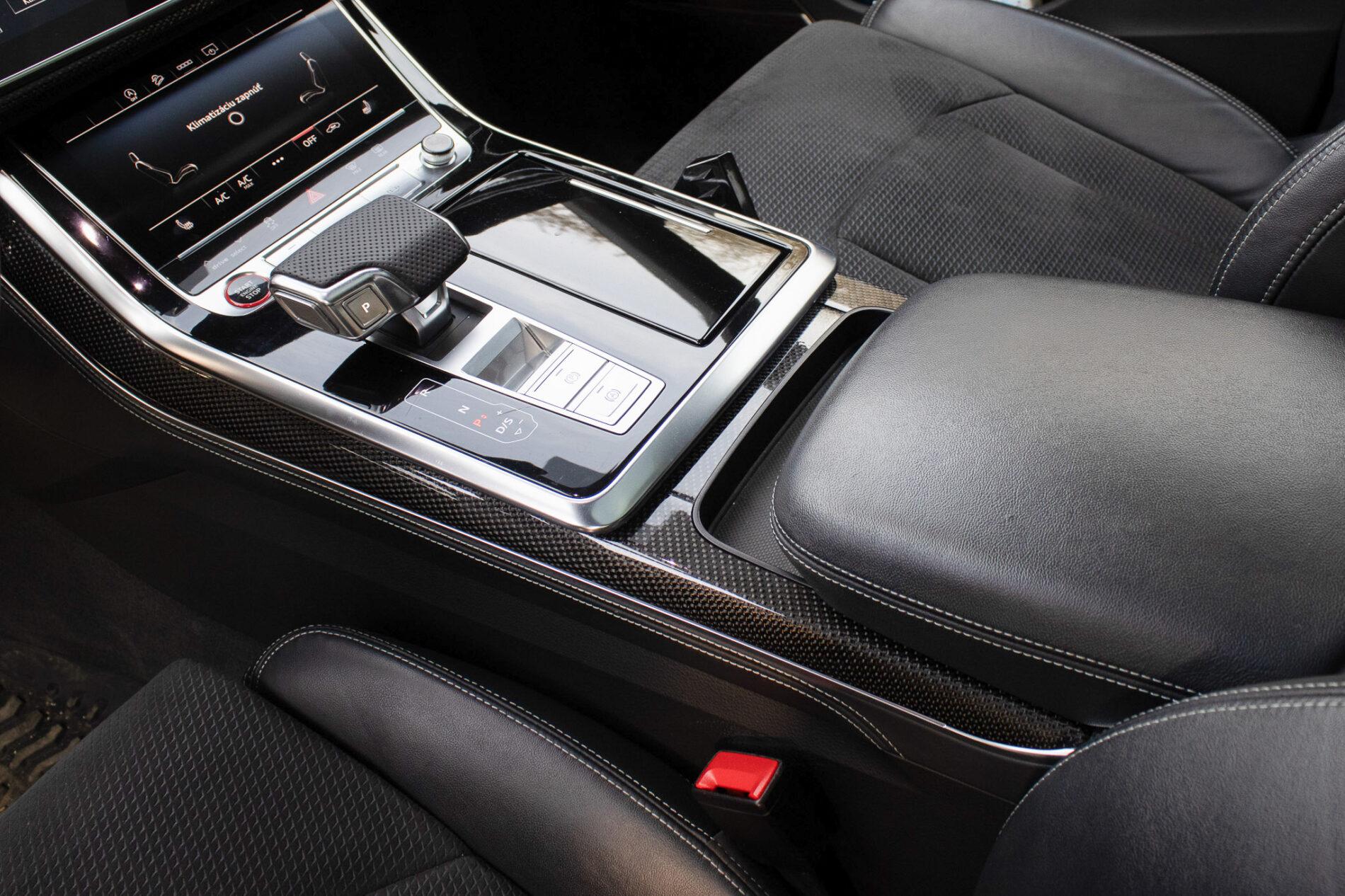 2021 AUDI SQ8, šedá suv, 122 000 km