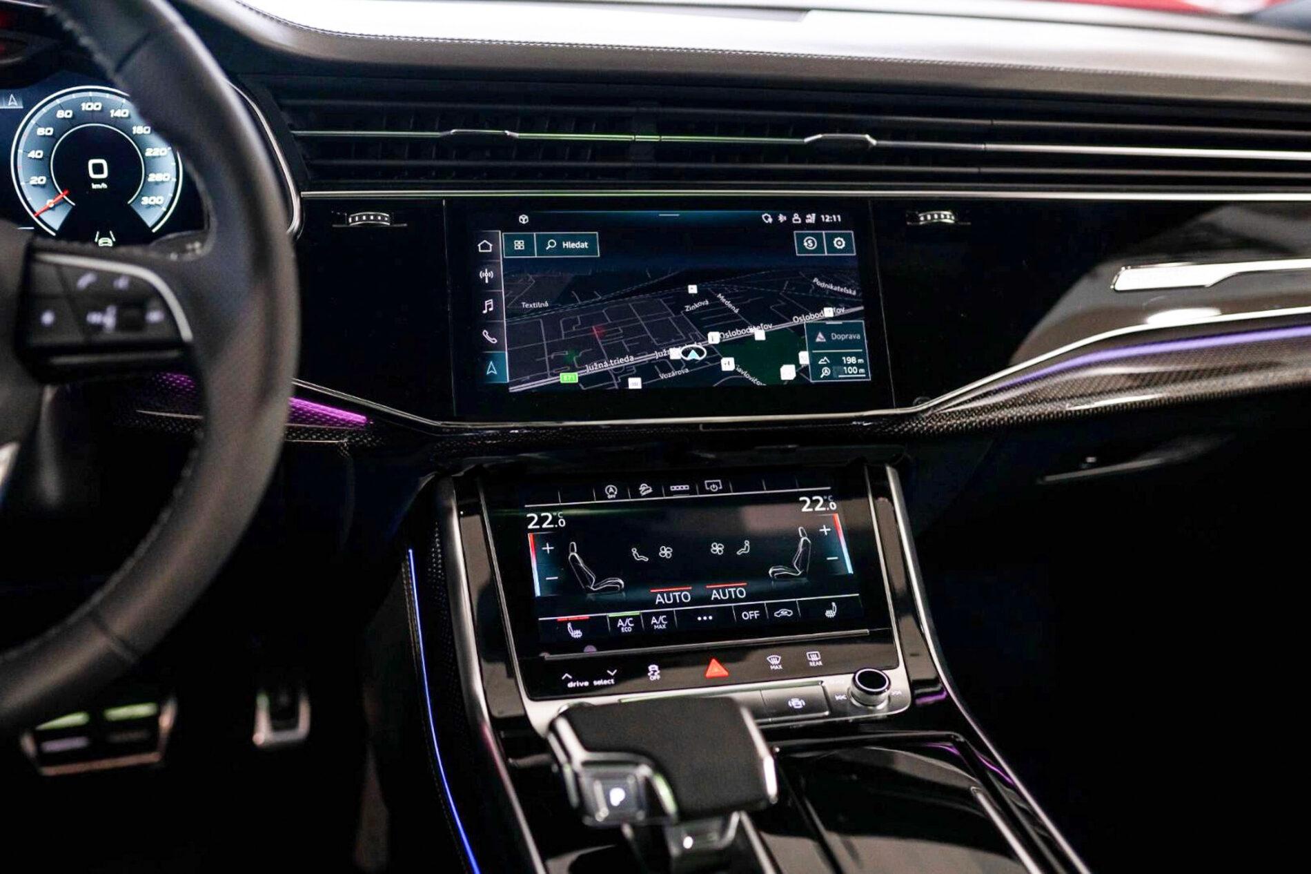 2021 AUDI SQ8, šedá suv, 122 000 km
