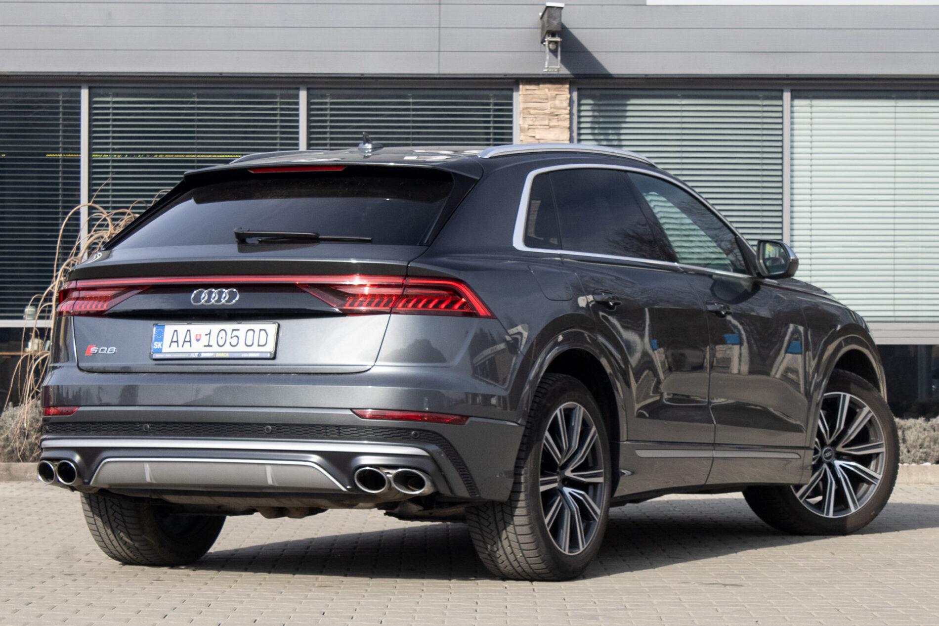 2021 AUDI SQ8, šedá suv, 122 000 km