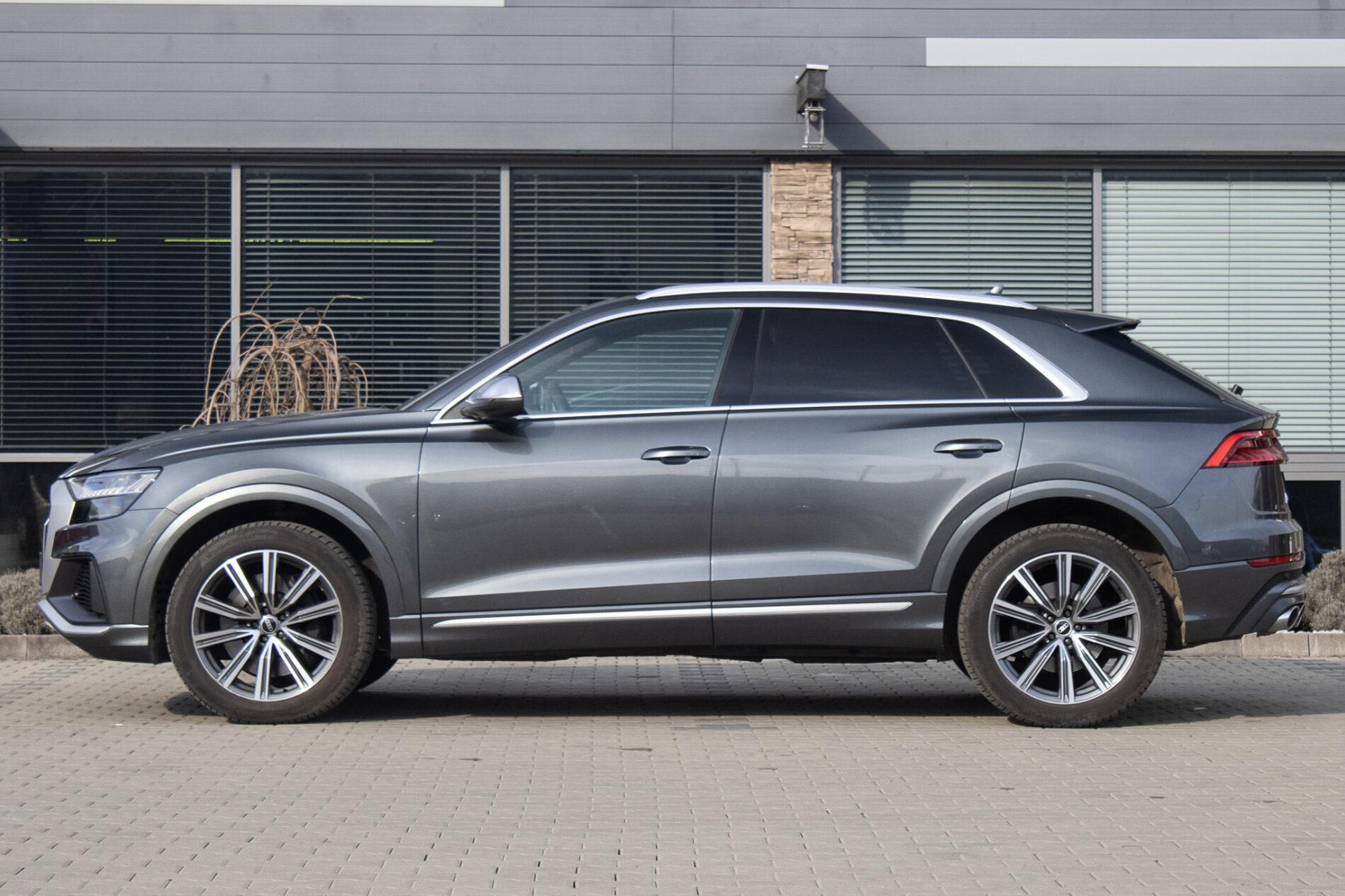 2021 AUDI SQ8, šedá suv, 122 000 km