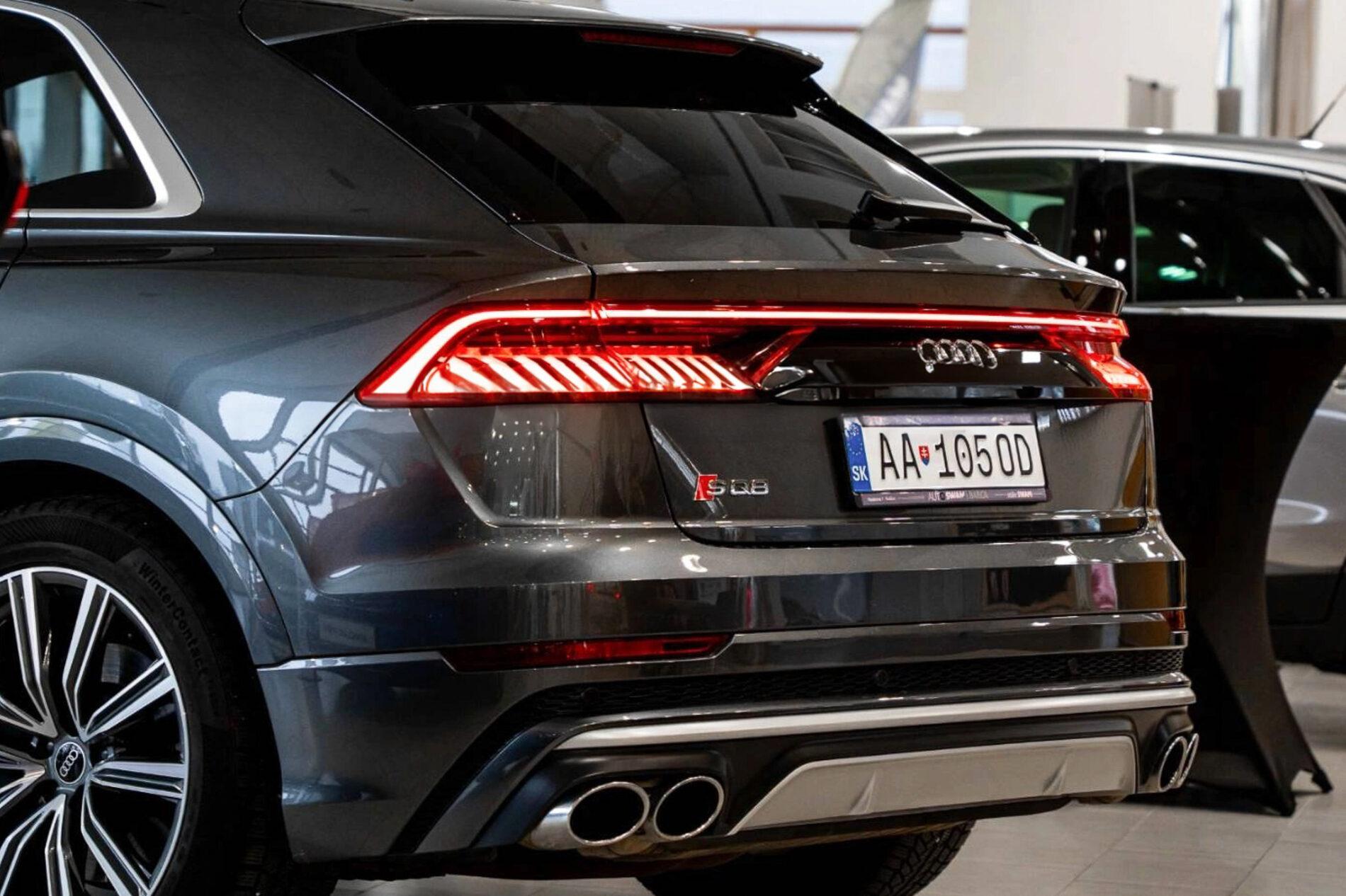 2021 AUDI SQ8, šedá suv, 122 000 km