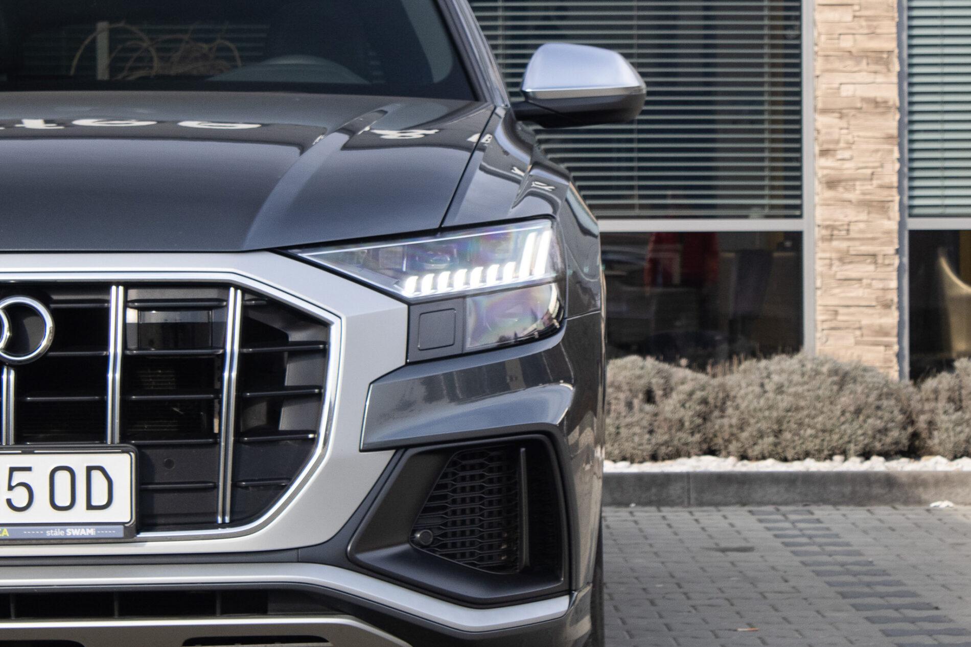 2021 AUDI SQ8, šedá suv, 122 000 km