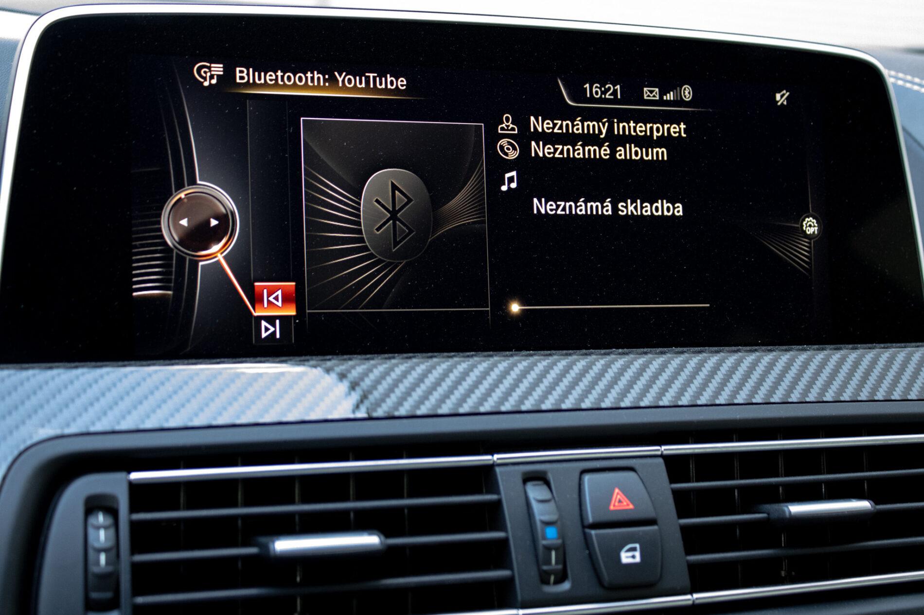 2017 BMW M6, šedá sedan, 30 396 km