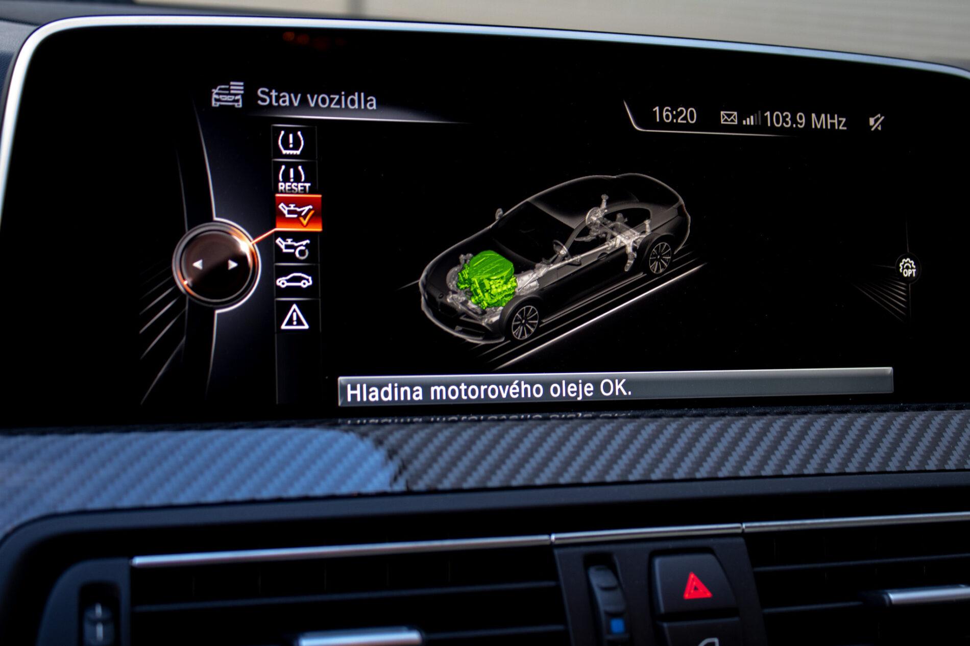 2017 BMW M6, šedá sedan, 30 396 km