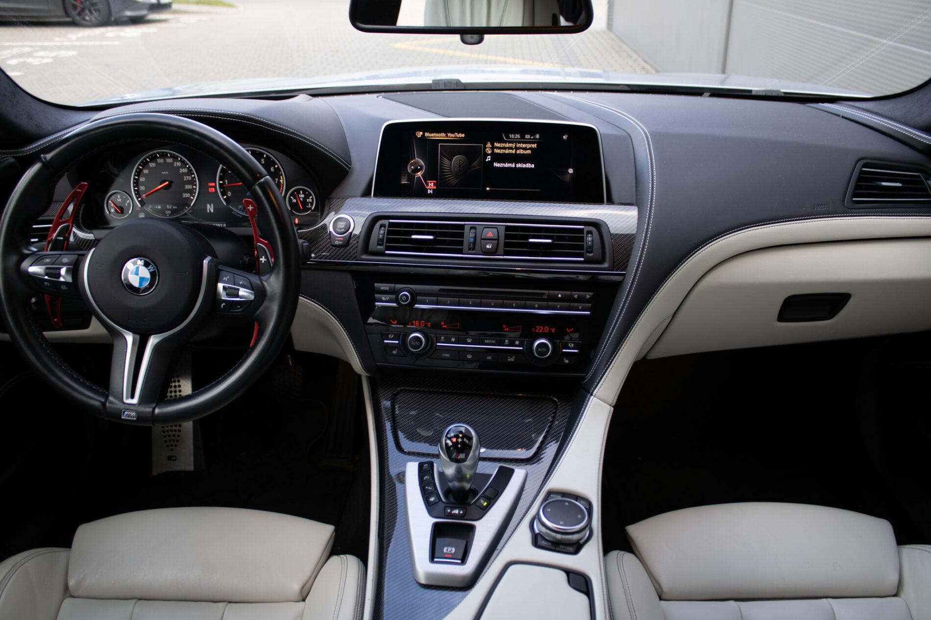 2017 BMW M6, šedá sedan, 30 396 km