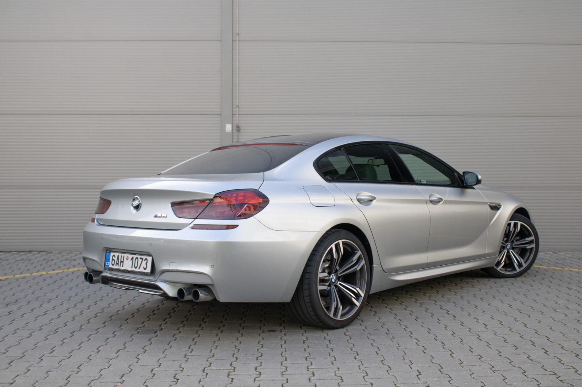 2017 BMW M6, šedá sedan, 30 396 km