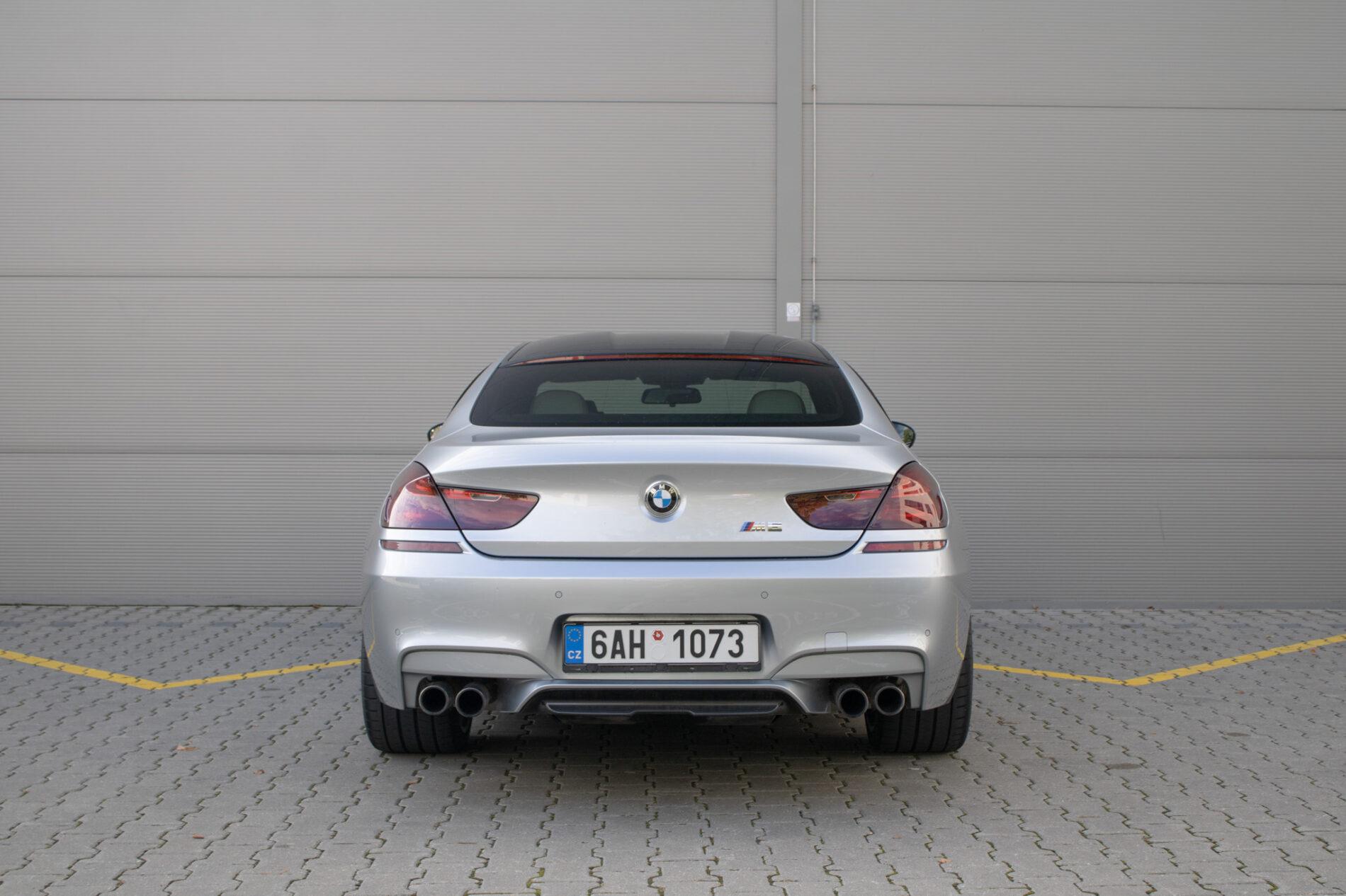 2017 BMW M6, šedá sedan, 30 396 km