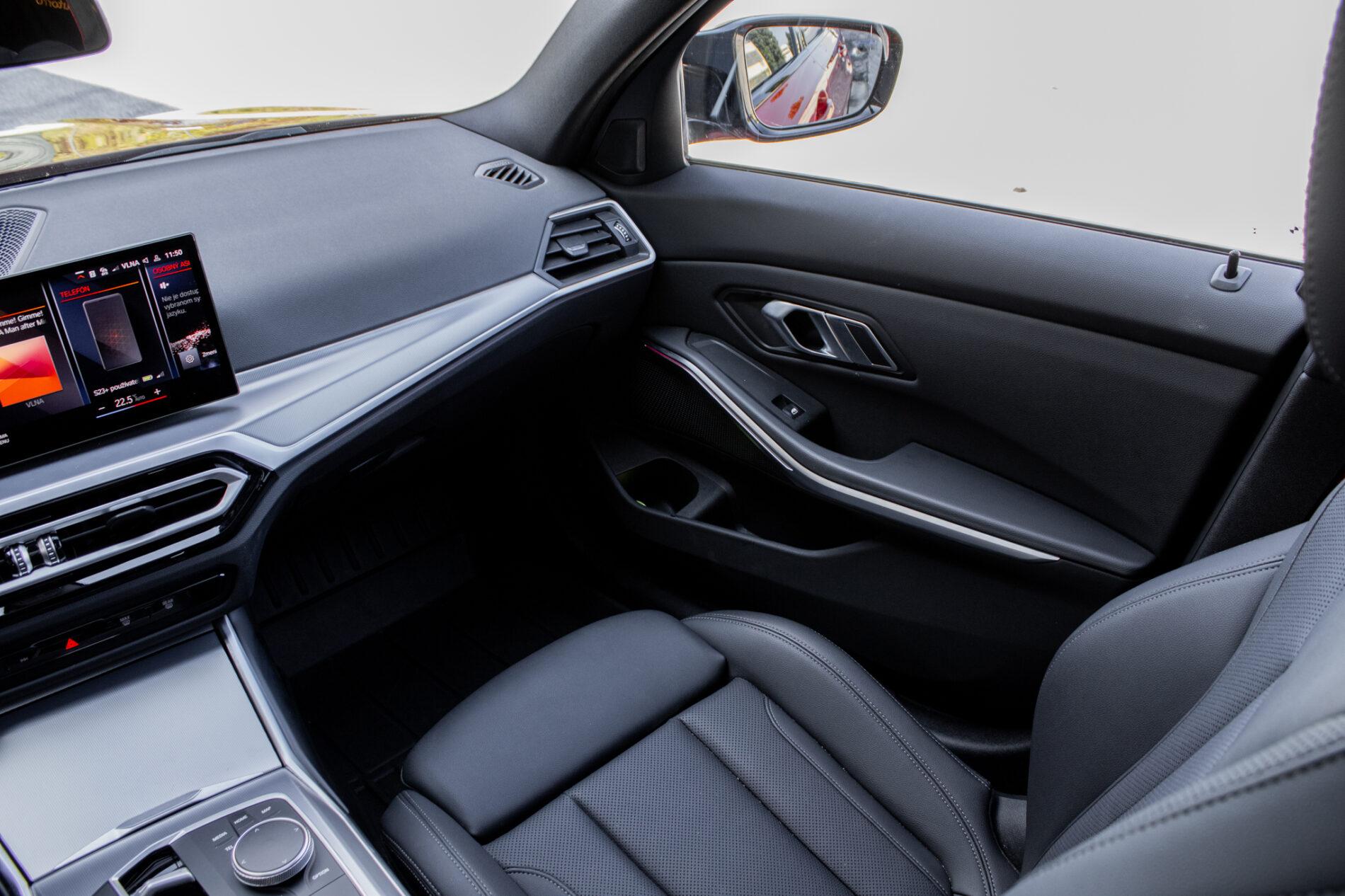 2023 BMW M340i, červená kombi, 36 400 km