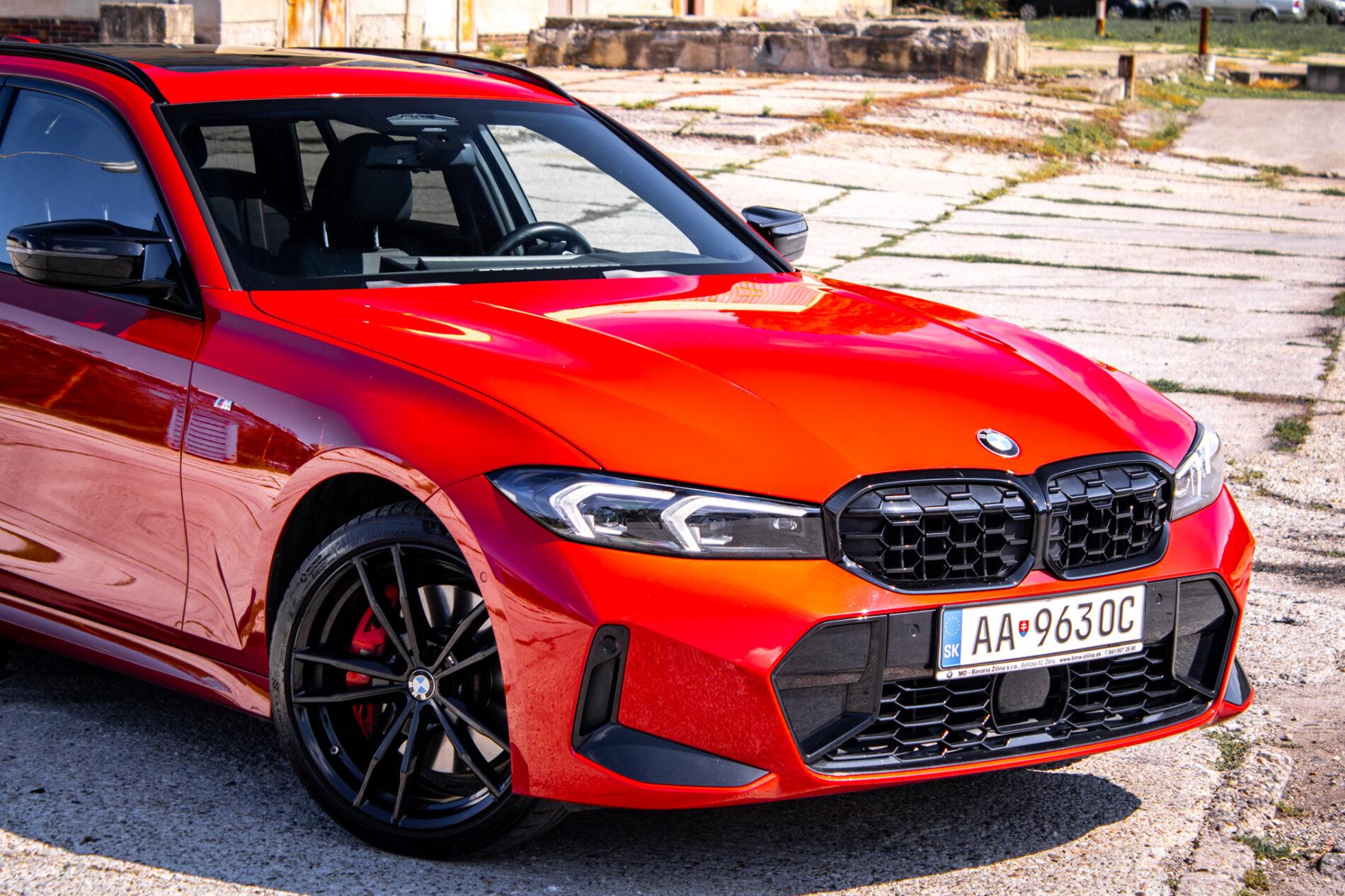 2023 BMW M340i, červená kombi, 36 400 km