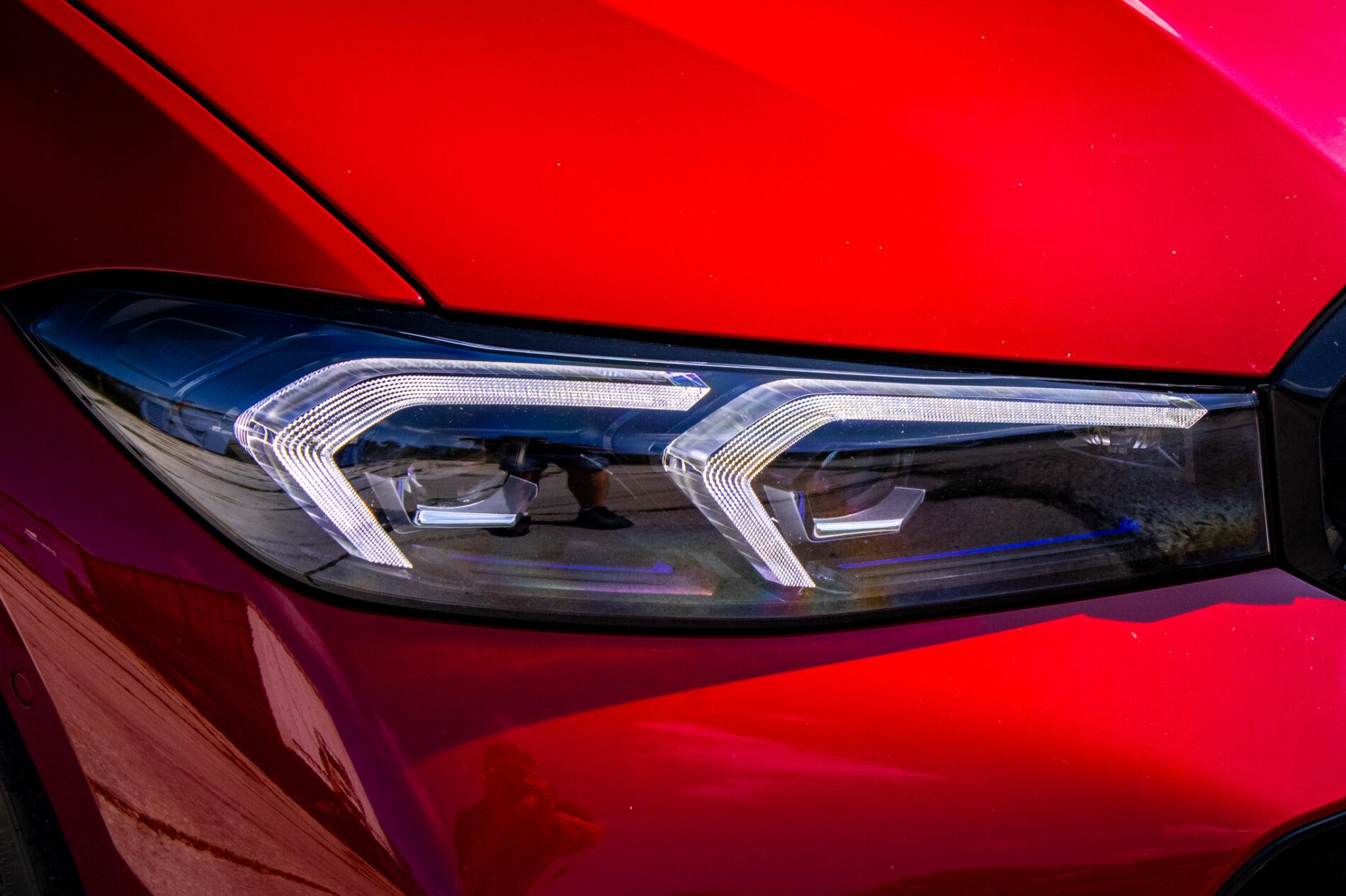 2023 BMW M340i, červená kombi, 36 400 km