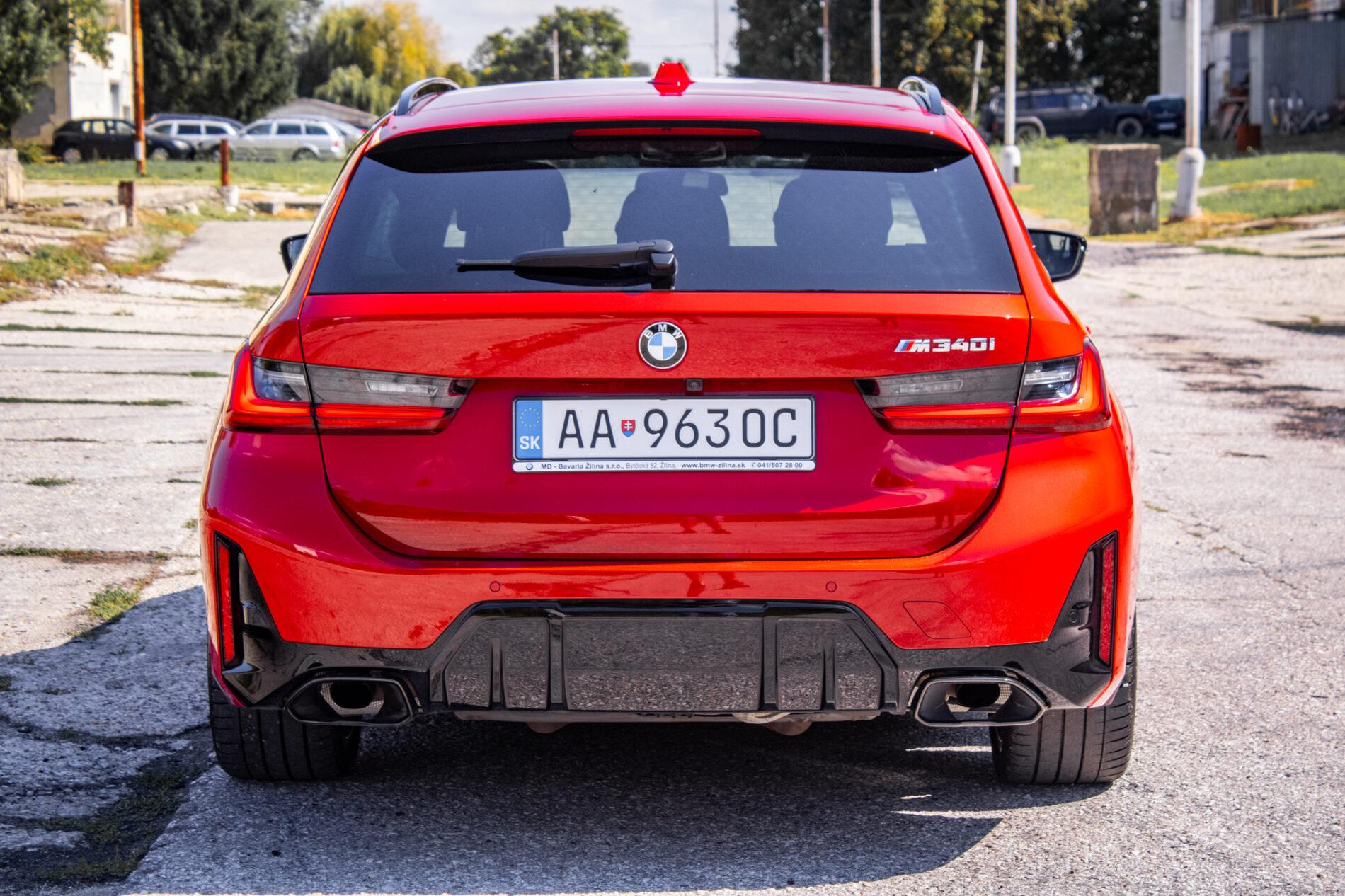 2023 BMW M340i, červená kombi, 36 400 km