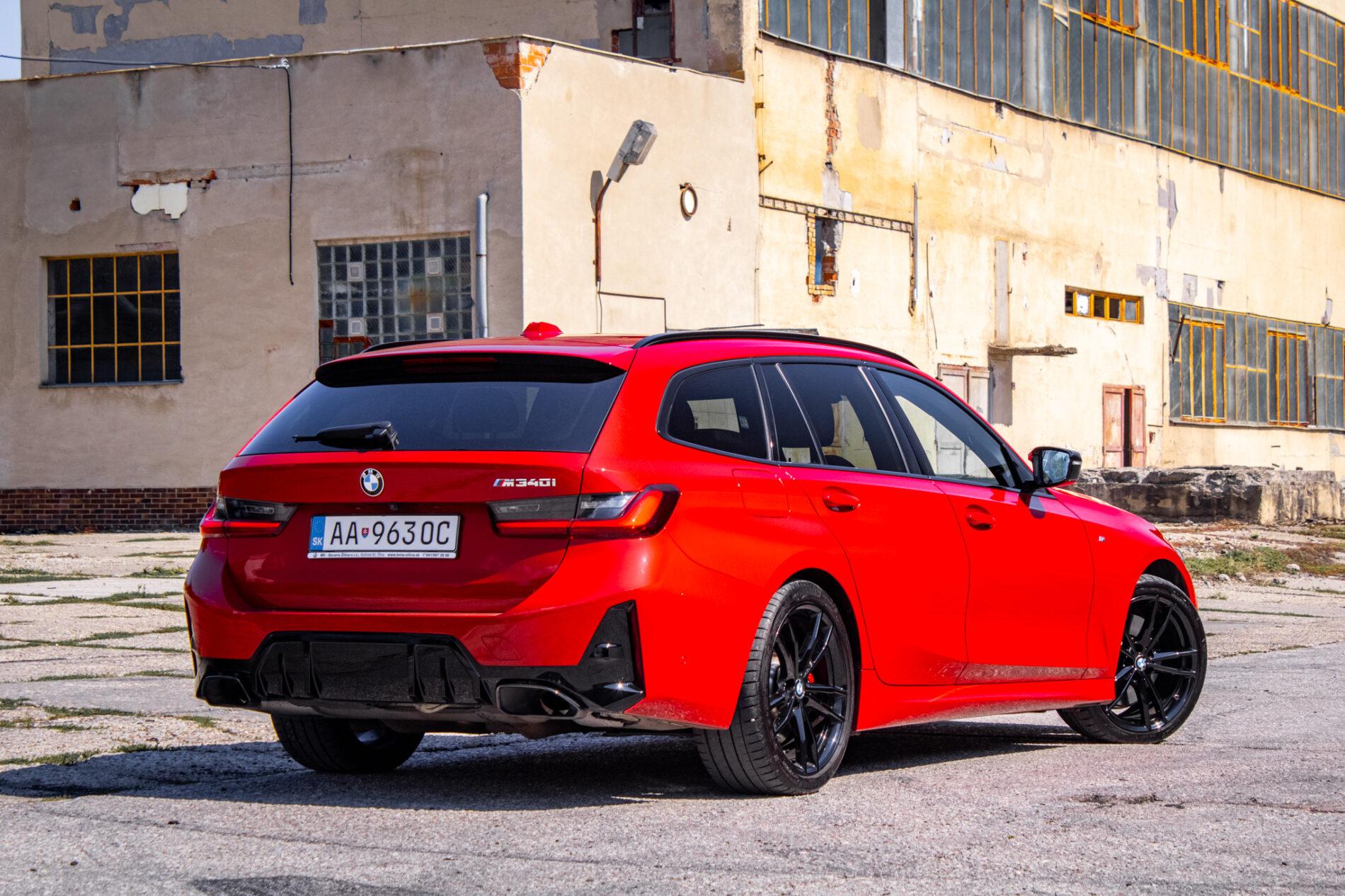 2023 BMW M340i, červená kombi, 36 400 km