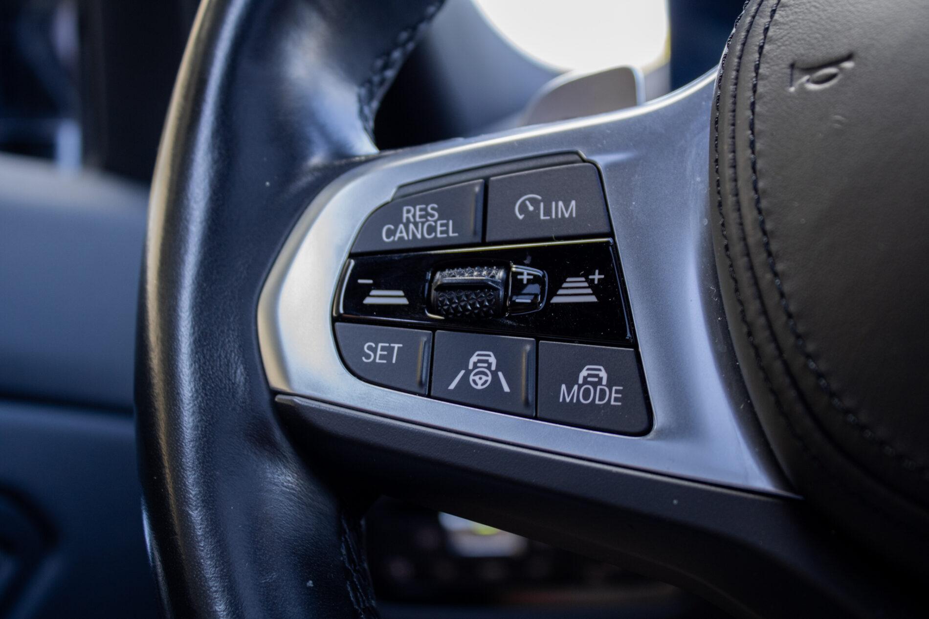 2023 BMW M340i, červená kombi, 36 400 km