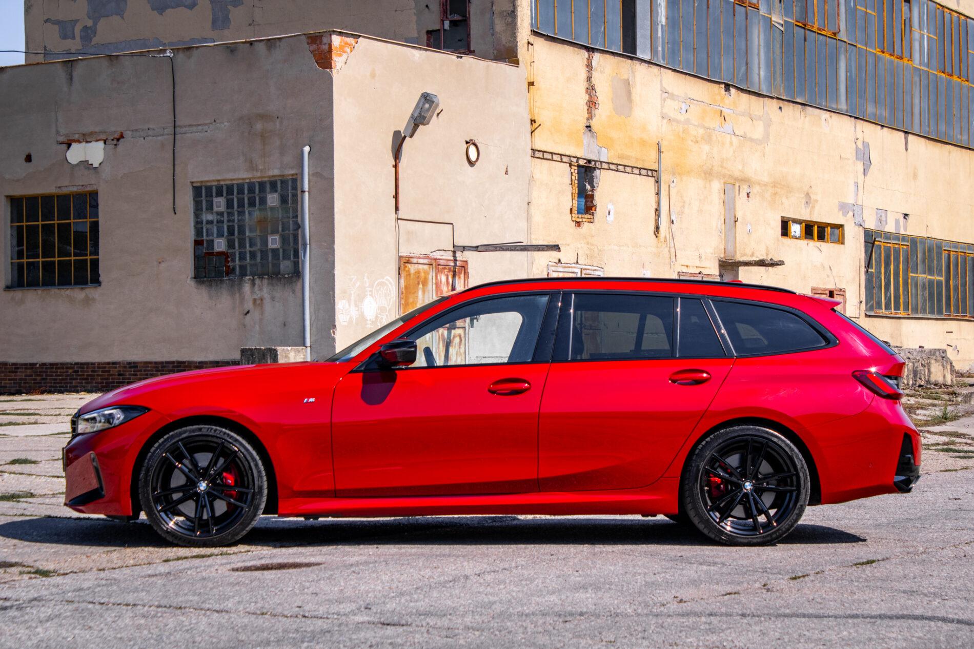 2023 BMW M340i, červená kombi, 36 400 km