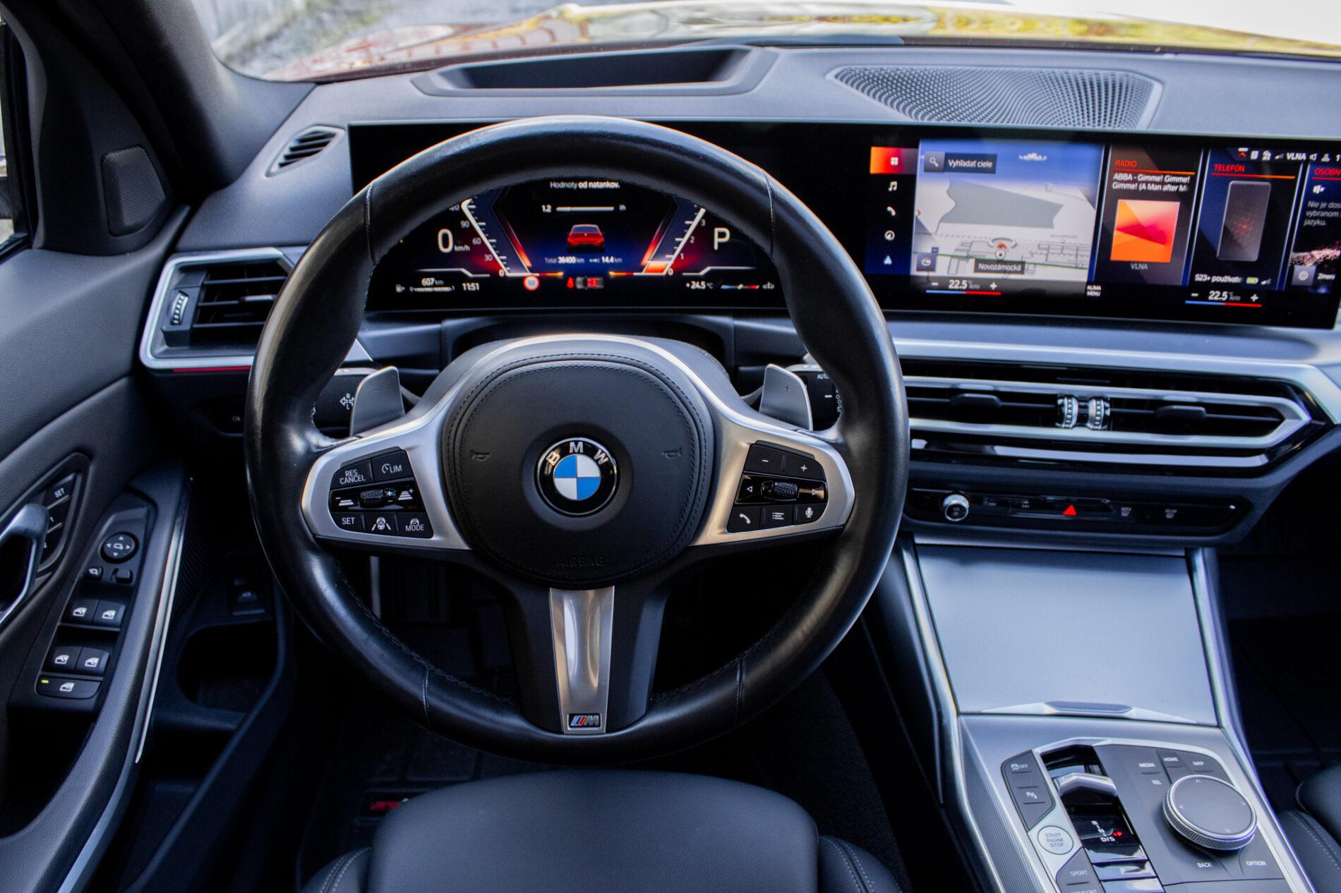 2023 BMW M340i, červená kombi, 36 400 km
