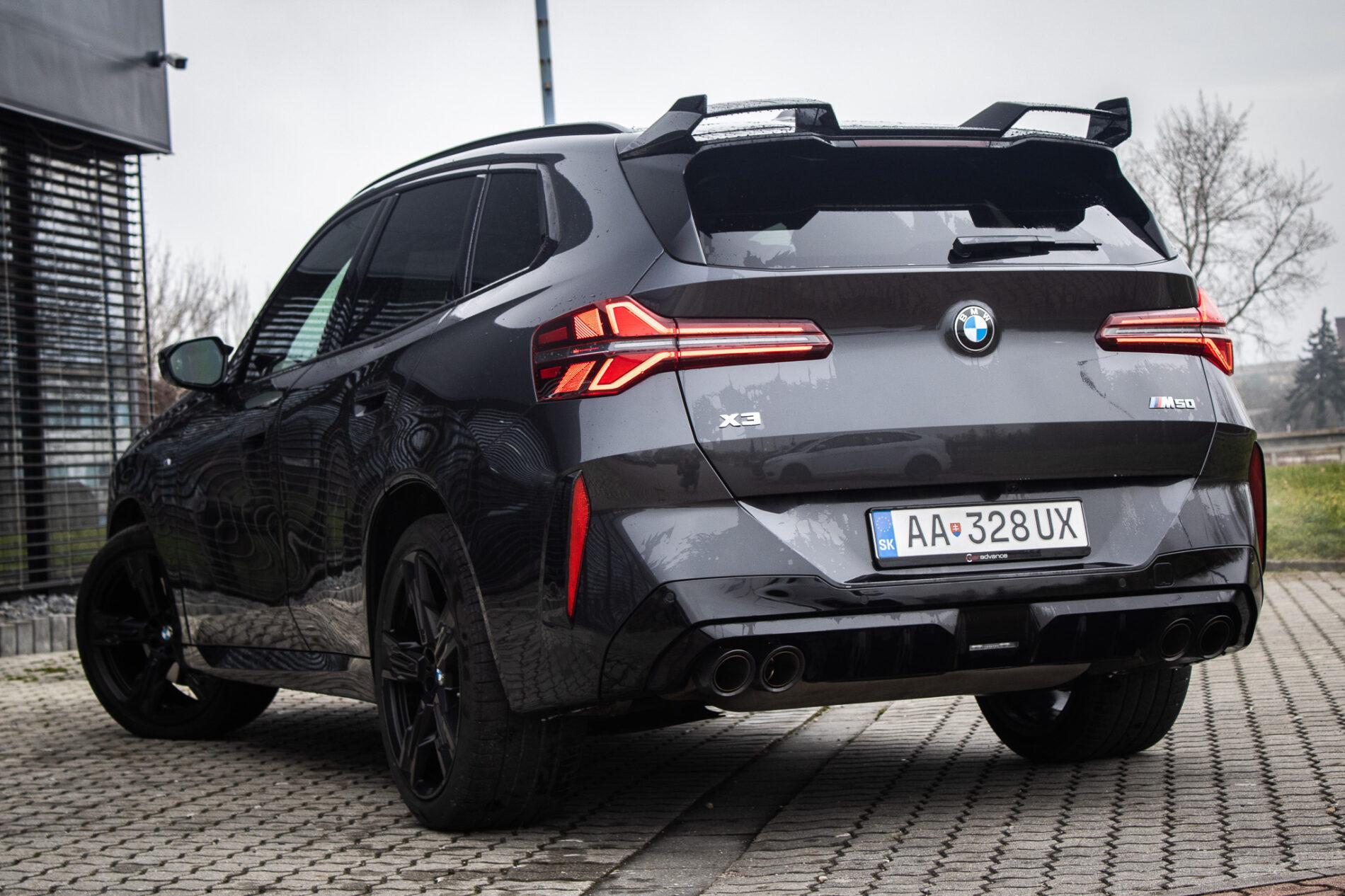 2025 BMW X3 M50, šedá suv, 19 096 km