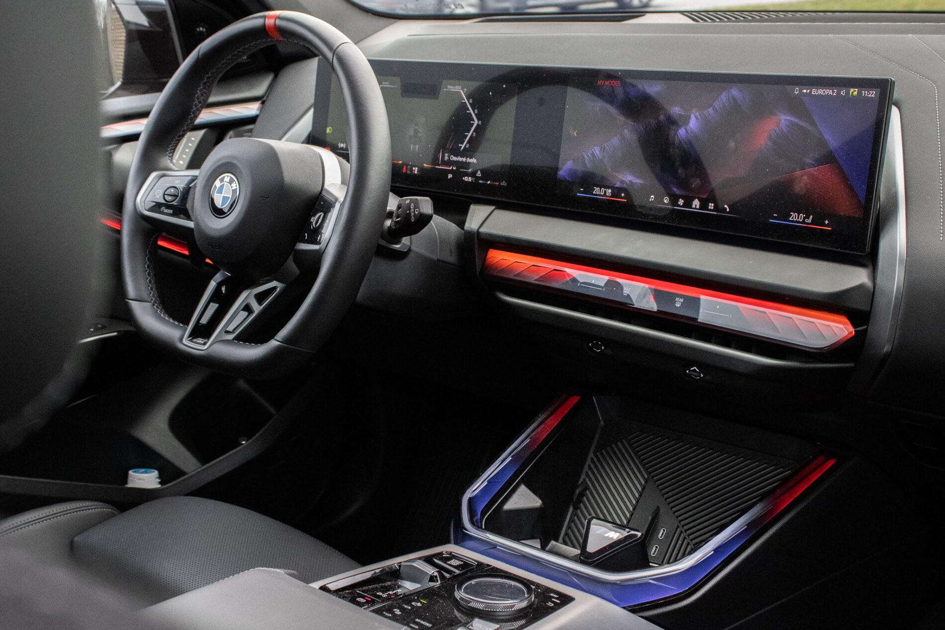 2025 BMW X3 M50, šedá suv, 19 096 km