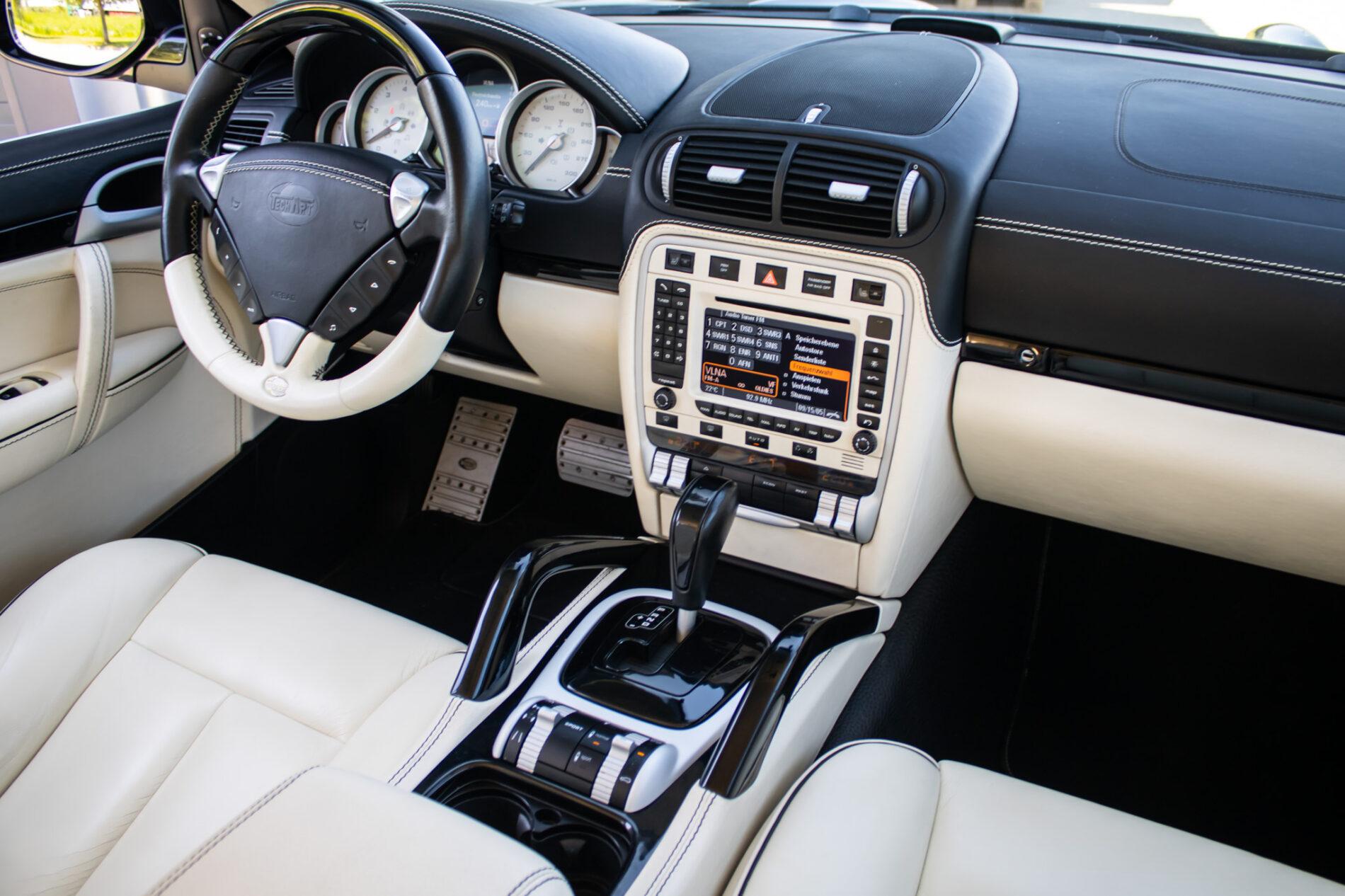2008 Porsche Cayenne Turbo, černá suv, 67 427 km
