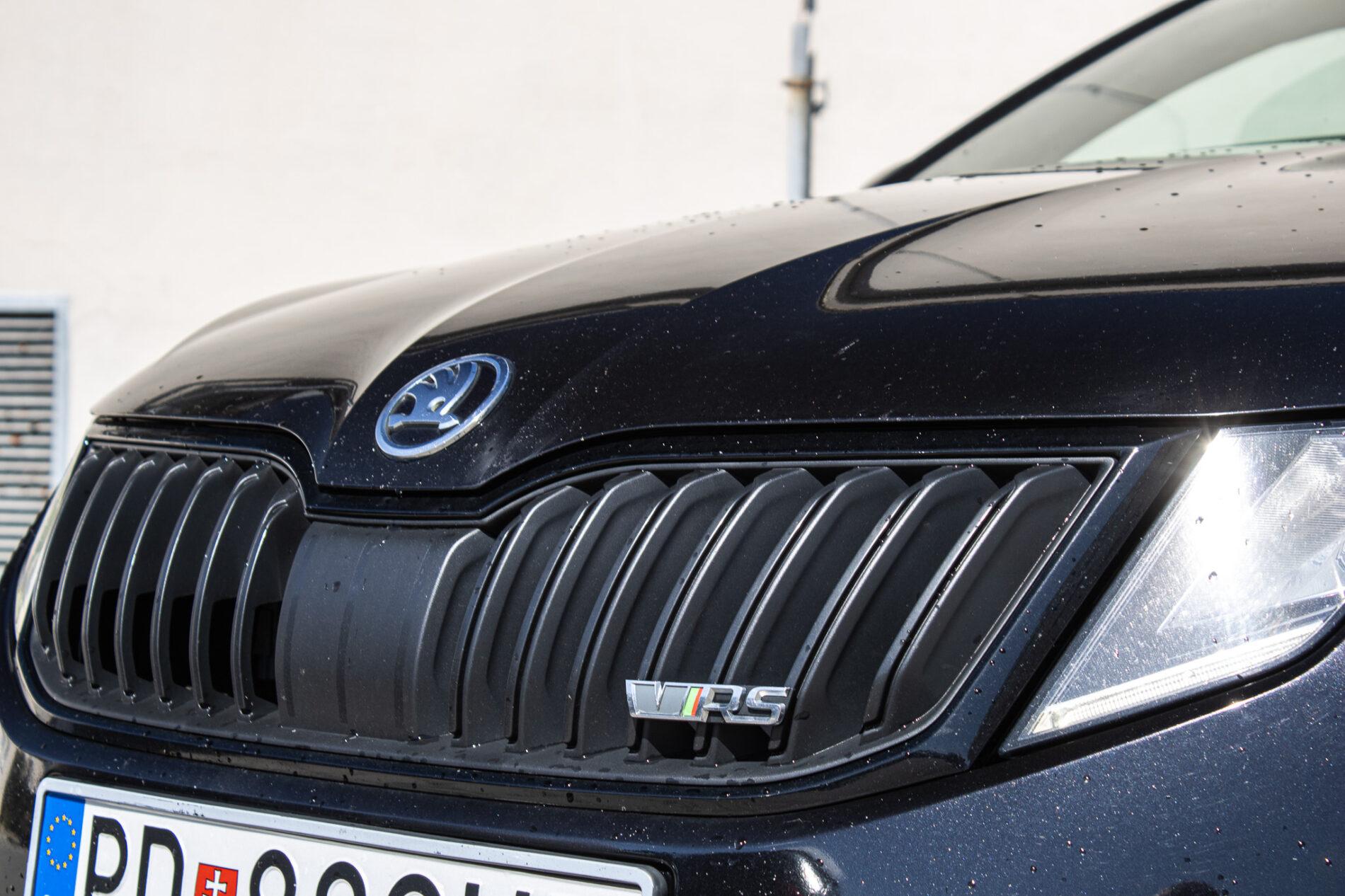 2017 Skoda Octavia RS, černá kombi, 216 446 km