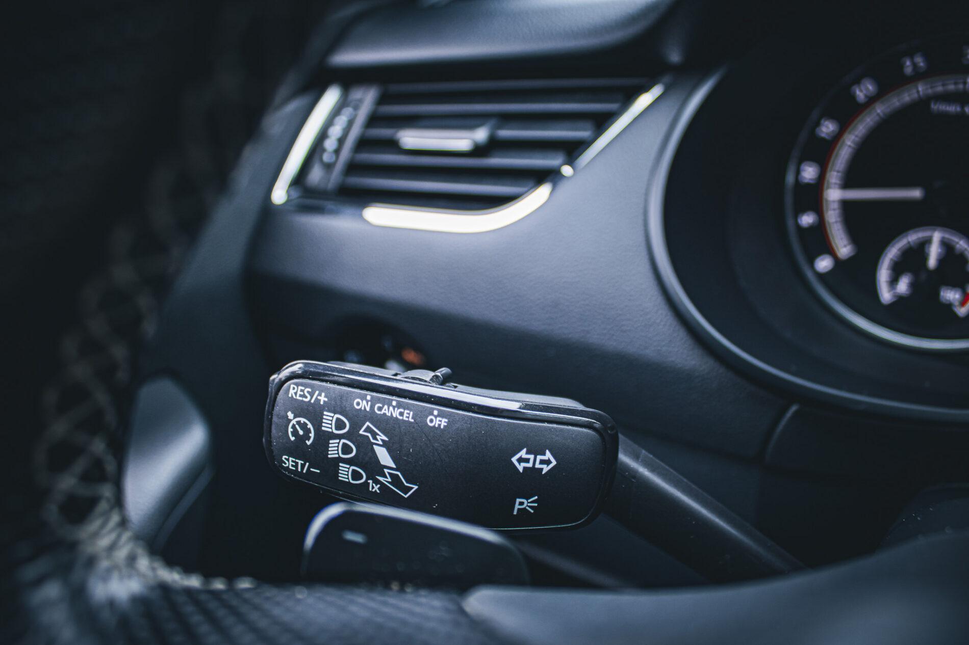 2017 Skoda Octavia RS, černá kombi, 216 446 km