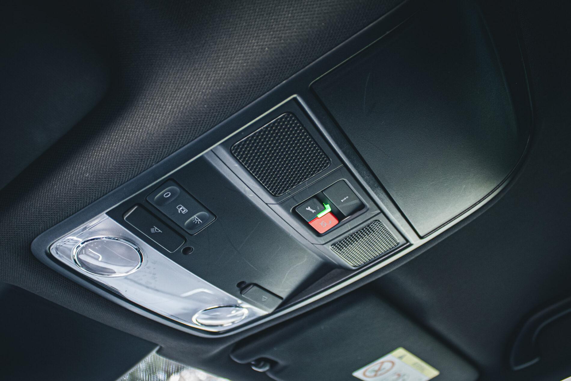 2017 Skoda Octavia RS, černá kombi, 216 446 km