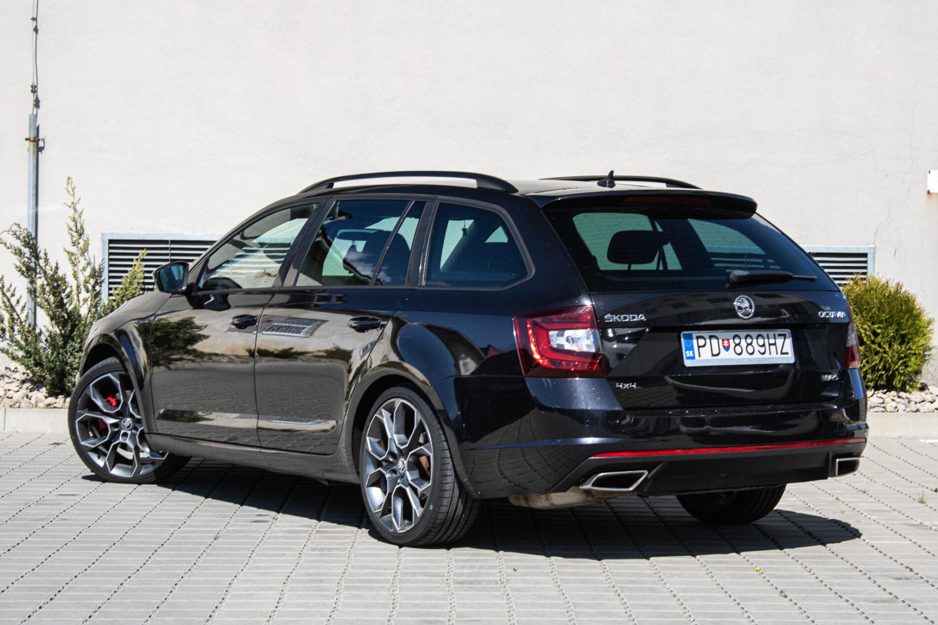 2017 Skoda Octavia RS, černá kombi, 216 446 km