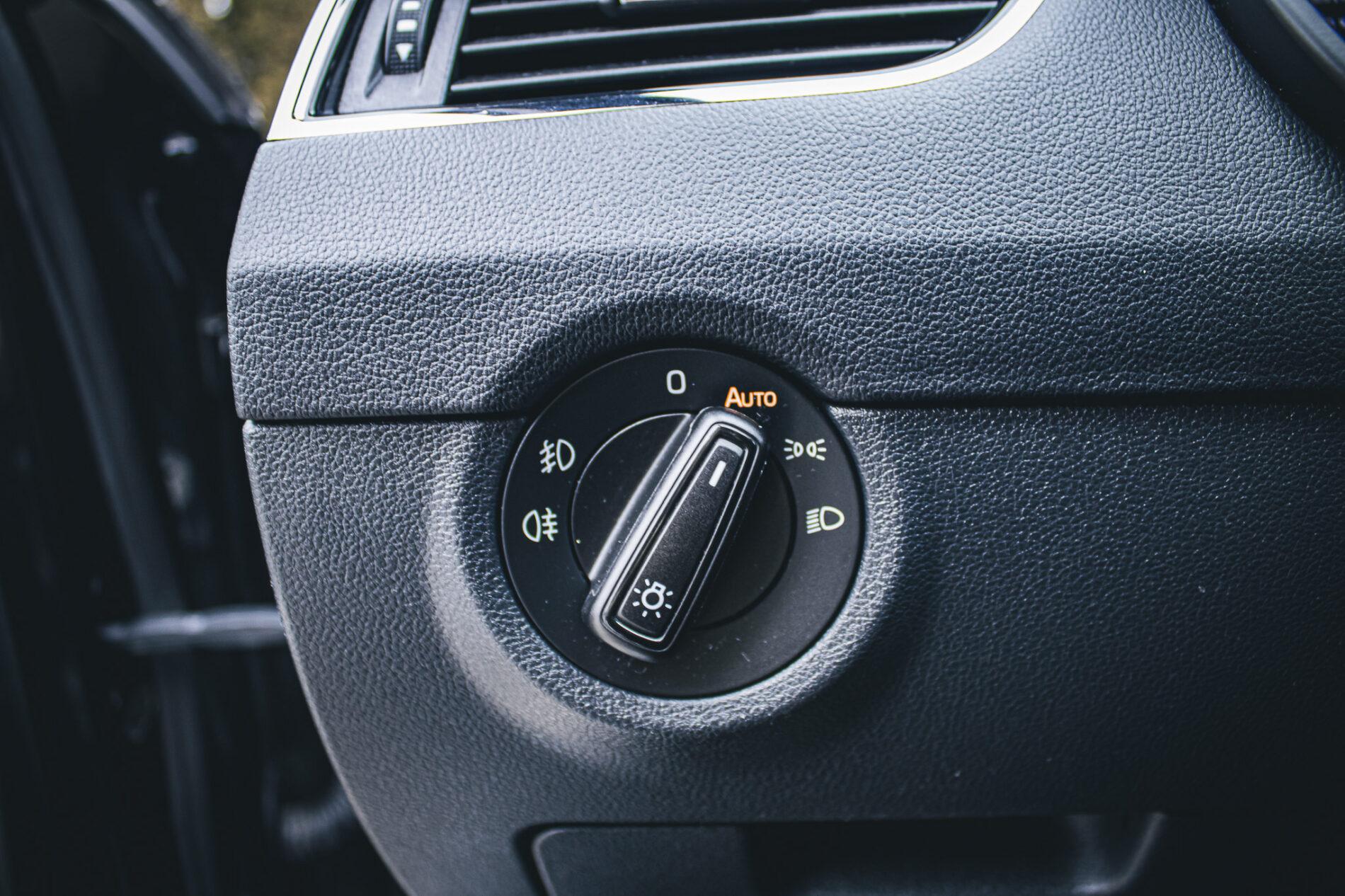 2017 Skoda Octavia RS, černá kombi, 216 446 km