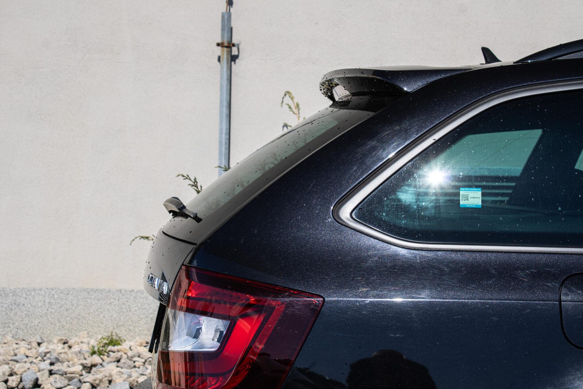 2017 Skoda Octavia RS, černá kombi, 216 446 km