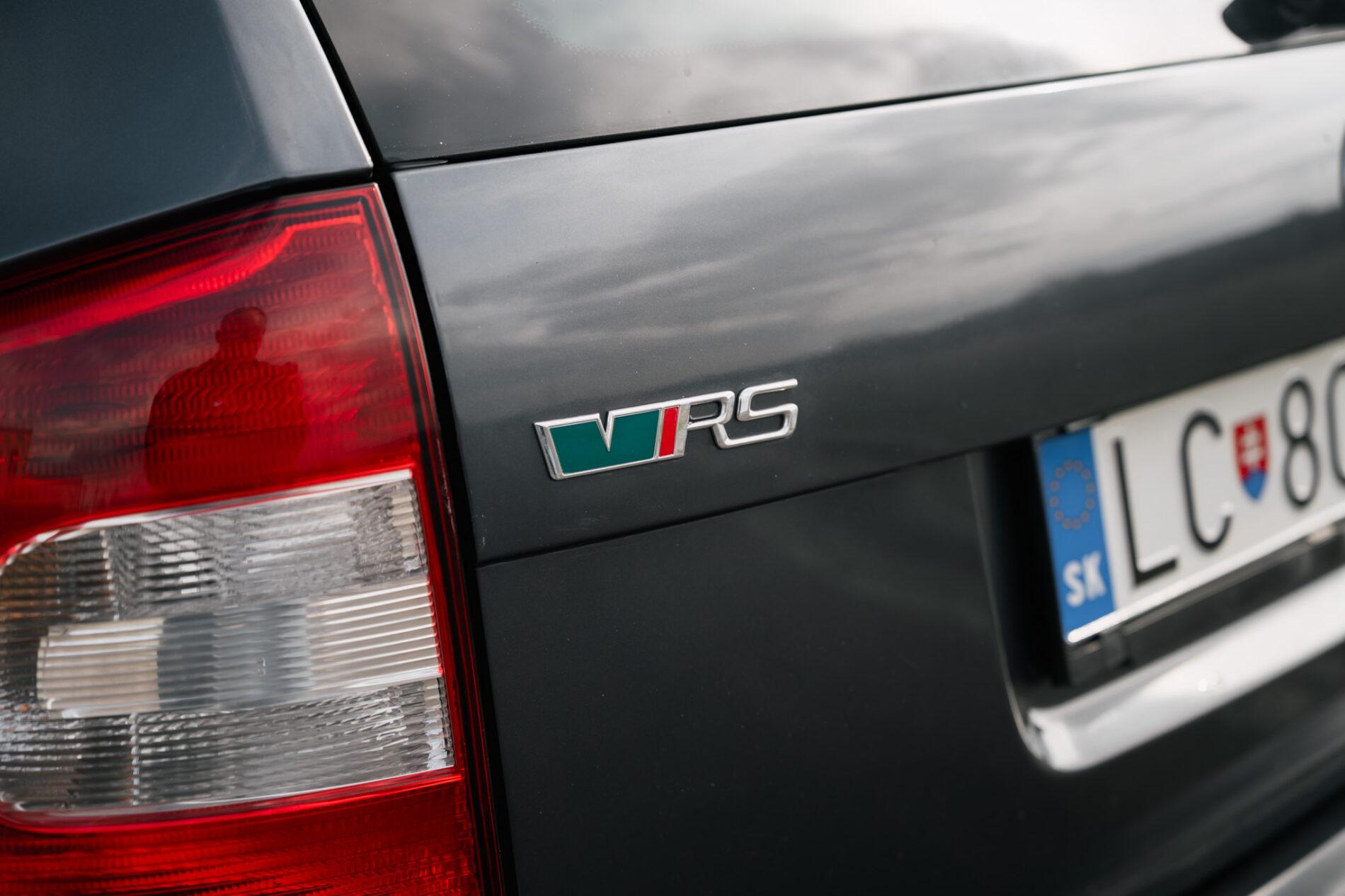 2009 Skoda Octavia RS, šedá kombi, 218 219 km
