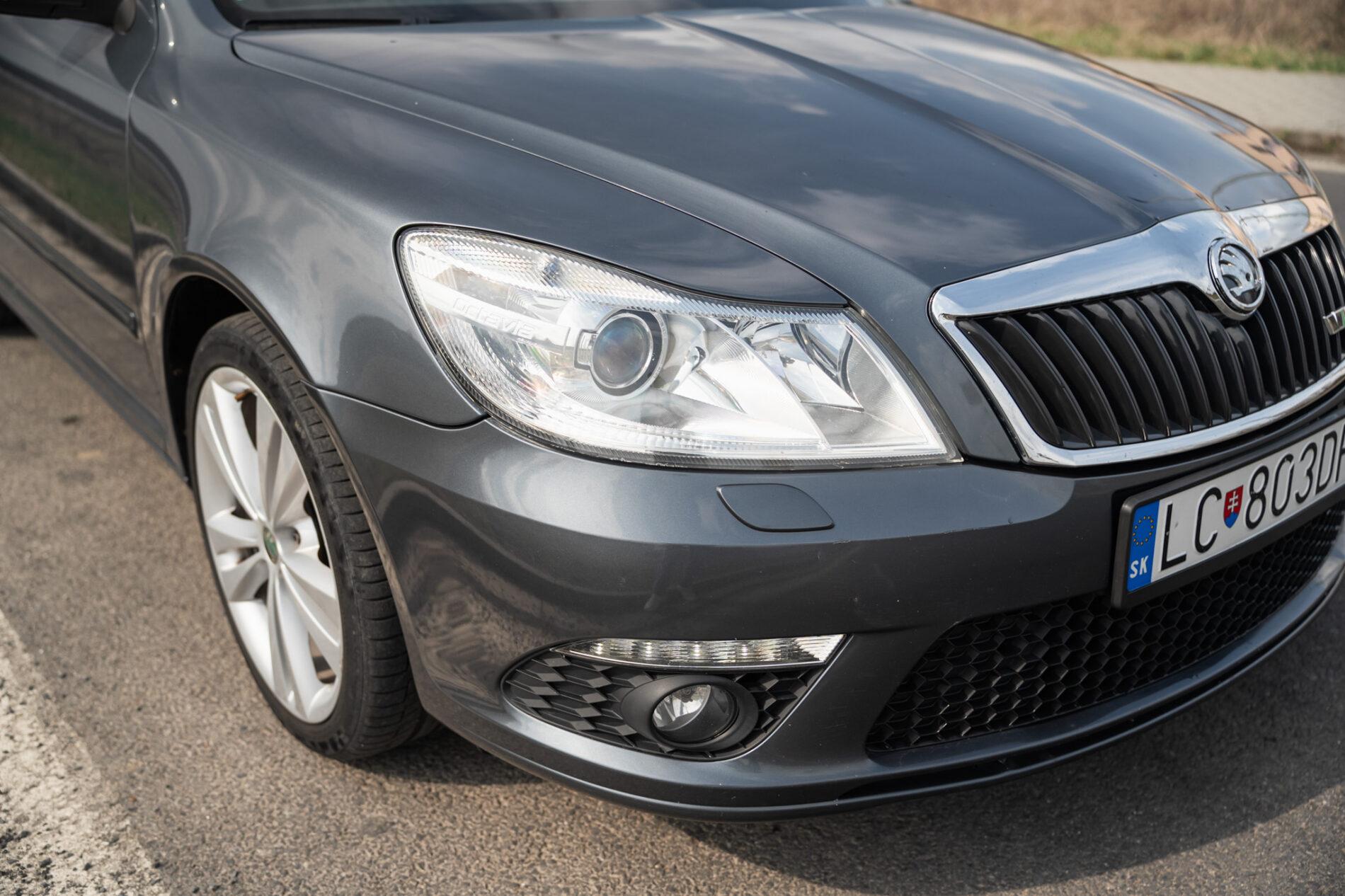 2009 Skoda Octavia RS, šedá kombi, 218 219 km