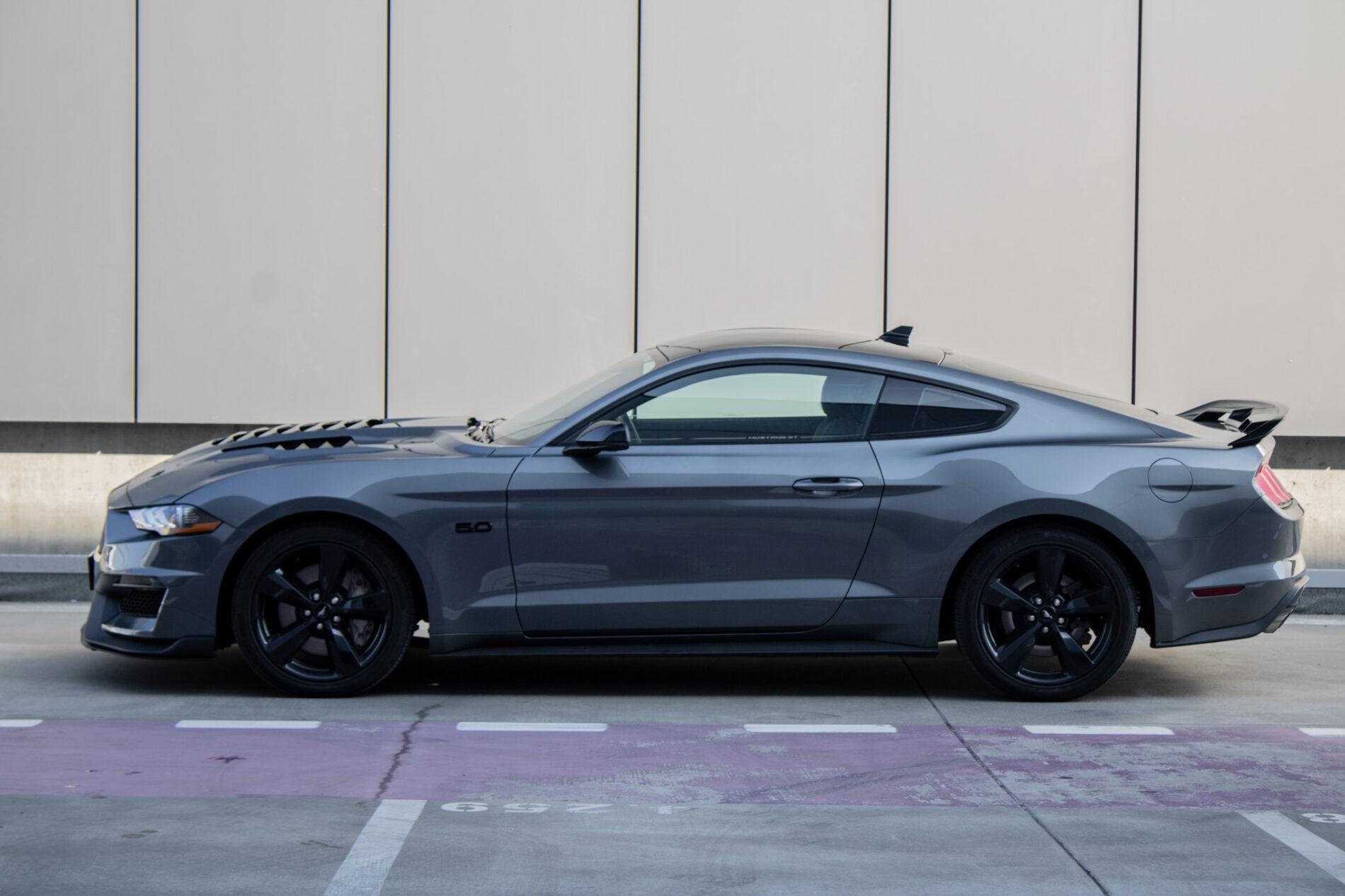 2022 Ford Mustang Mach 1, šedá kupé, 83 631 km