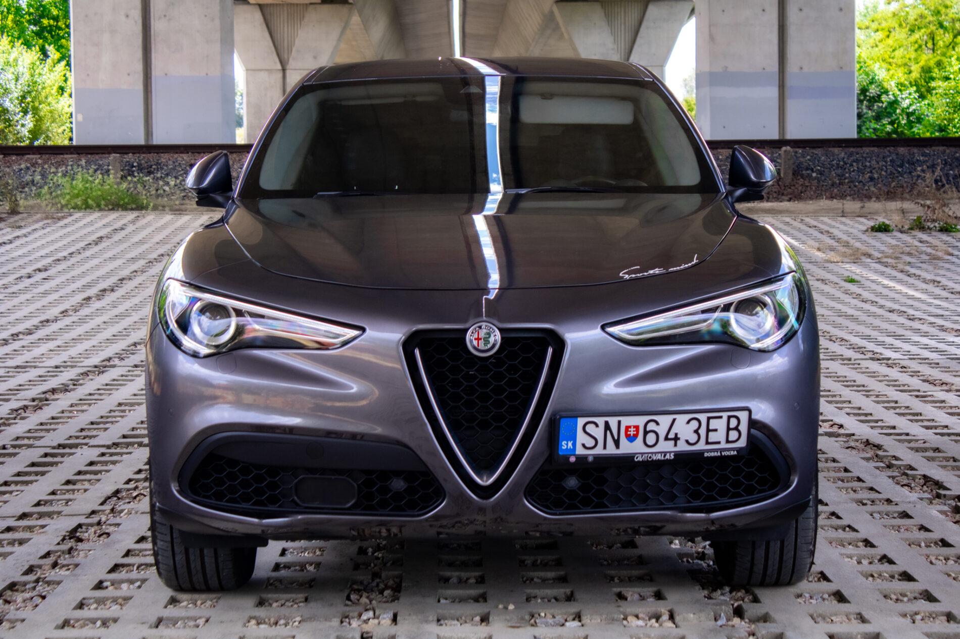 2019 Alfa Romeo Stelvio, šedá suv, 56 139 km