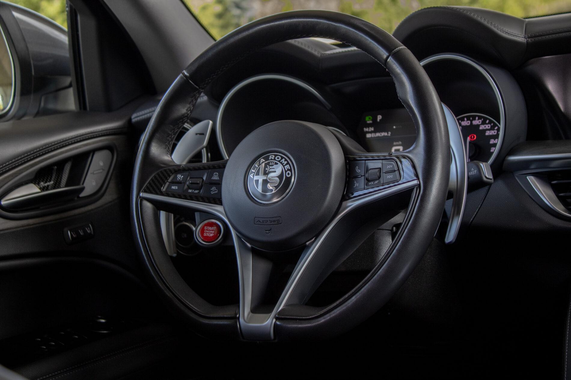 2019 Alfa Romeo Stelvio, šedá suv, 56 139 km