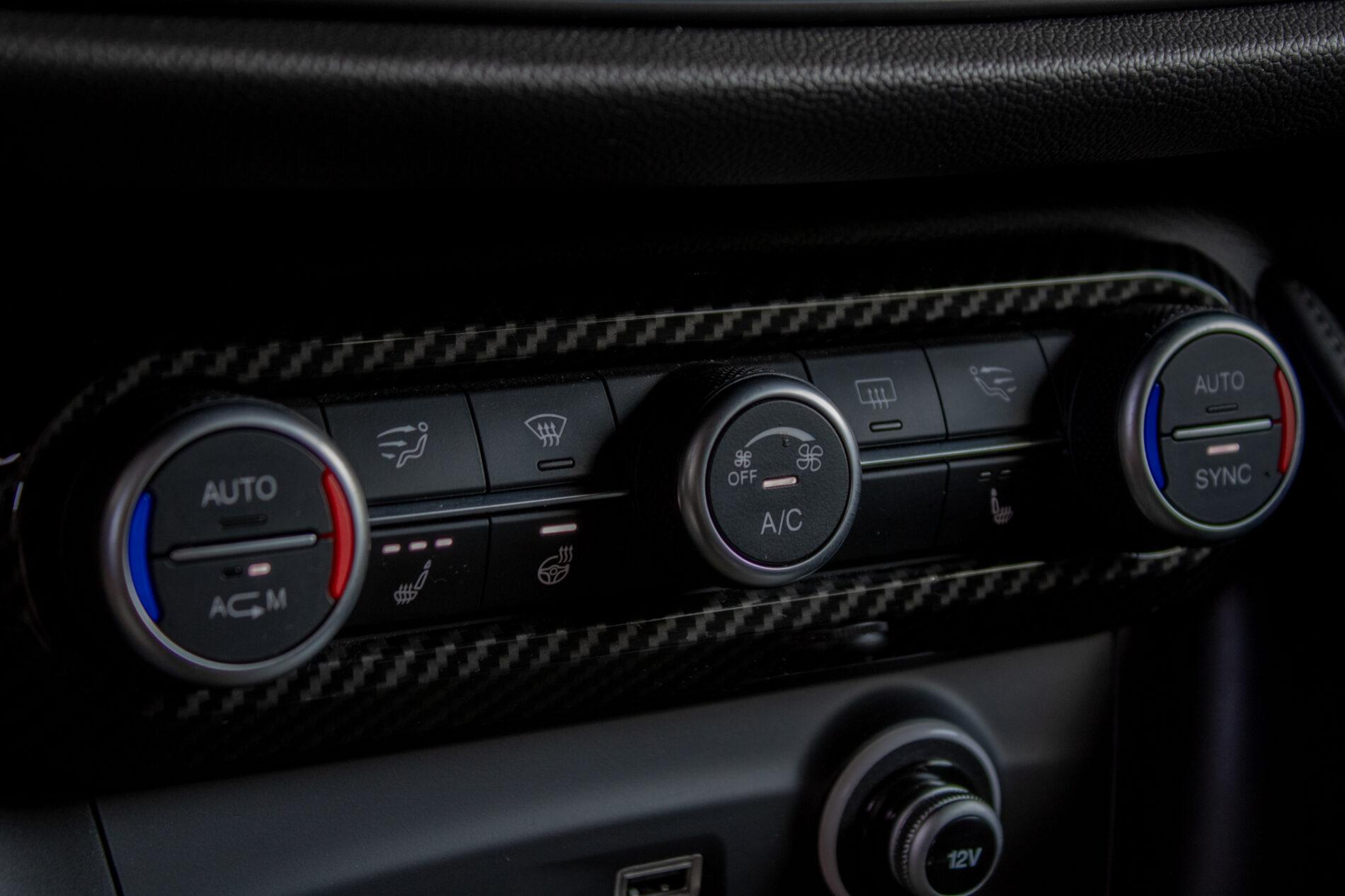 2019 Alfa Romeo Stelvio, šedá suv, 56 139 km