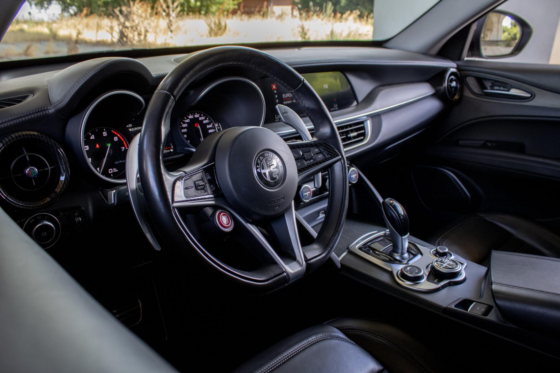 2019 Alfa Romeo Stelvio, šedá suv, 56 139 km