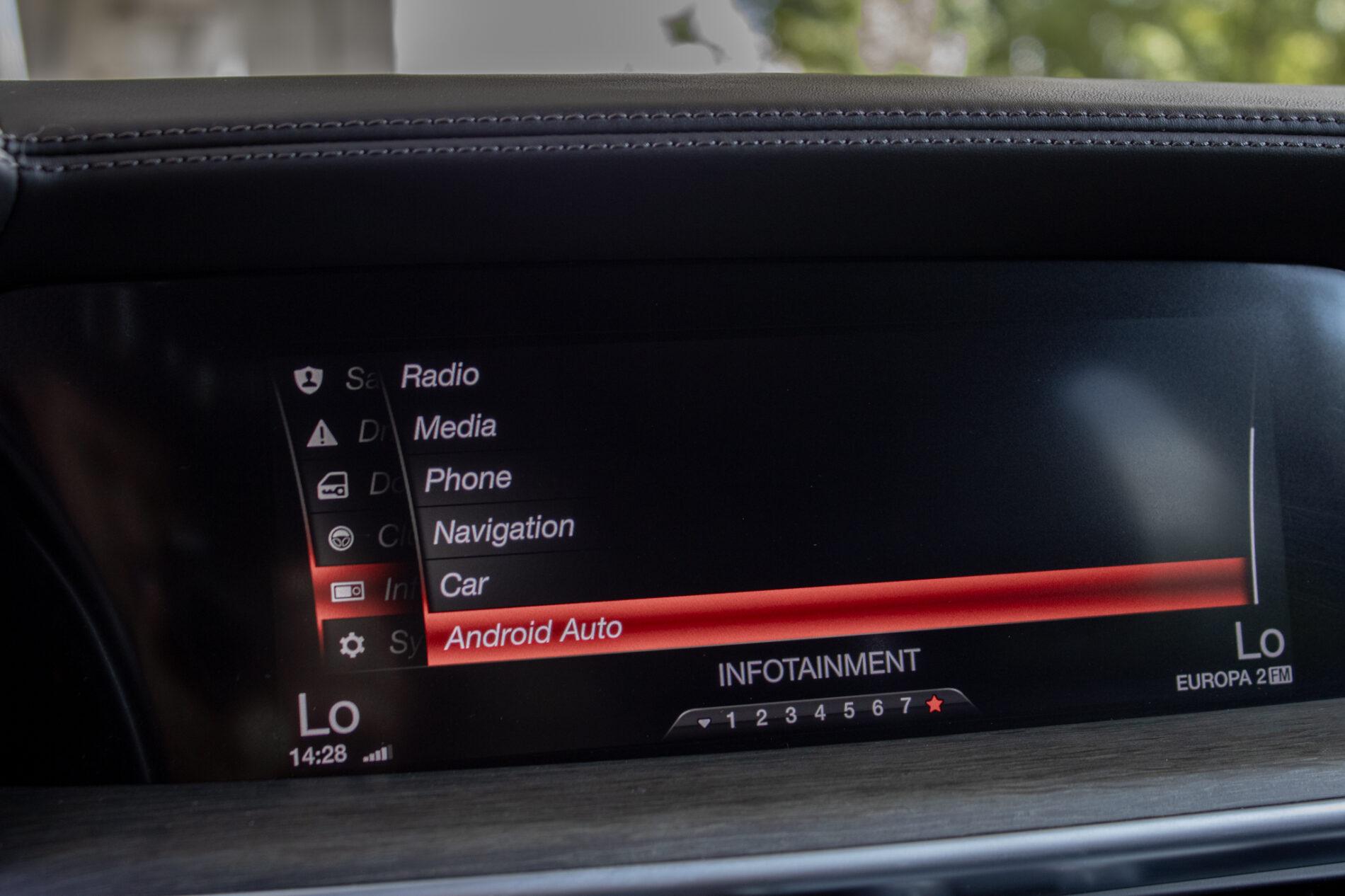 2019 Alfa Romeo Stelvio, šedá suv, 56 139 km