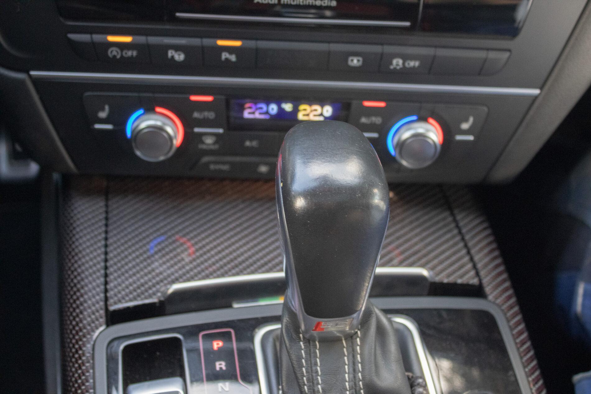 2015 AUDI S6, šedá sedan, 184 000 km