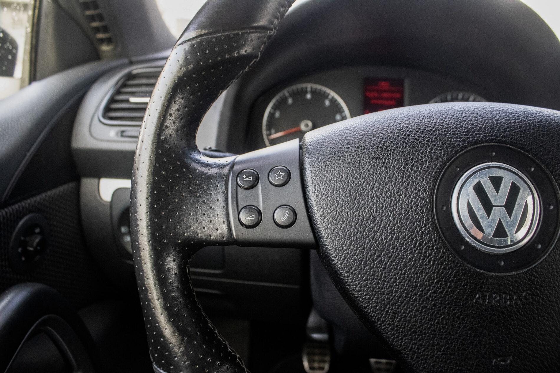 2008 Volkswagen Scirocco, černá kupé, 201 883 km