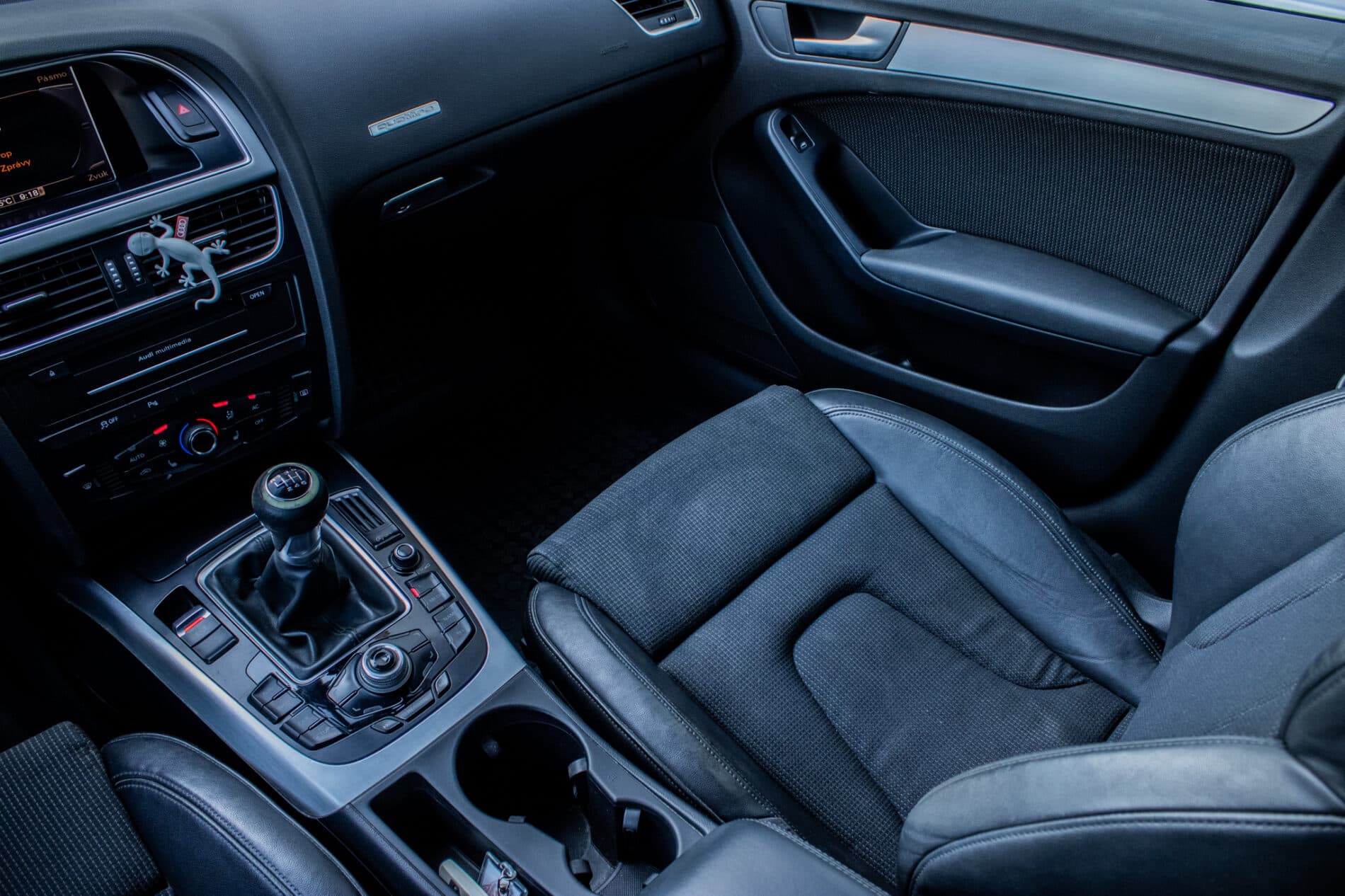 2011 AUDI A5, šedá kupé, 244 879 km