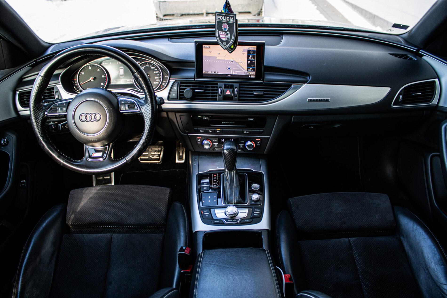 2015 AUDI A6, modrá kombi, 246 277 km