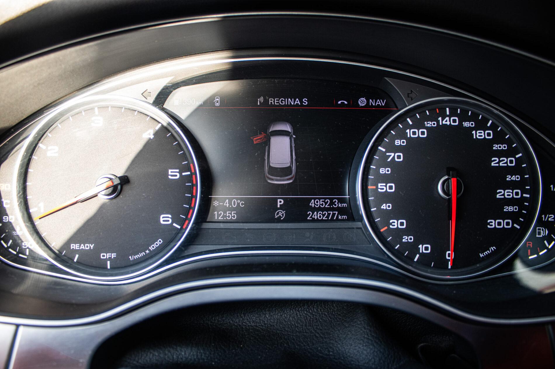 2015 AUDI A6, modrá kombi, 246 277 km