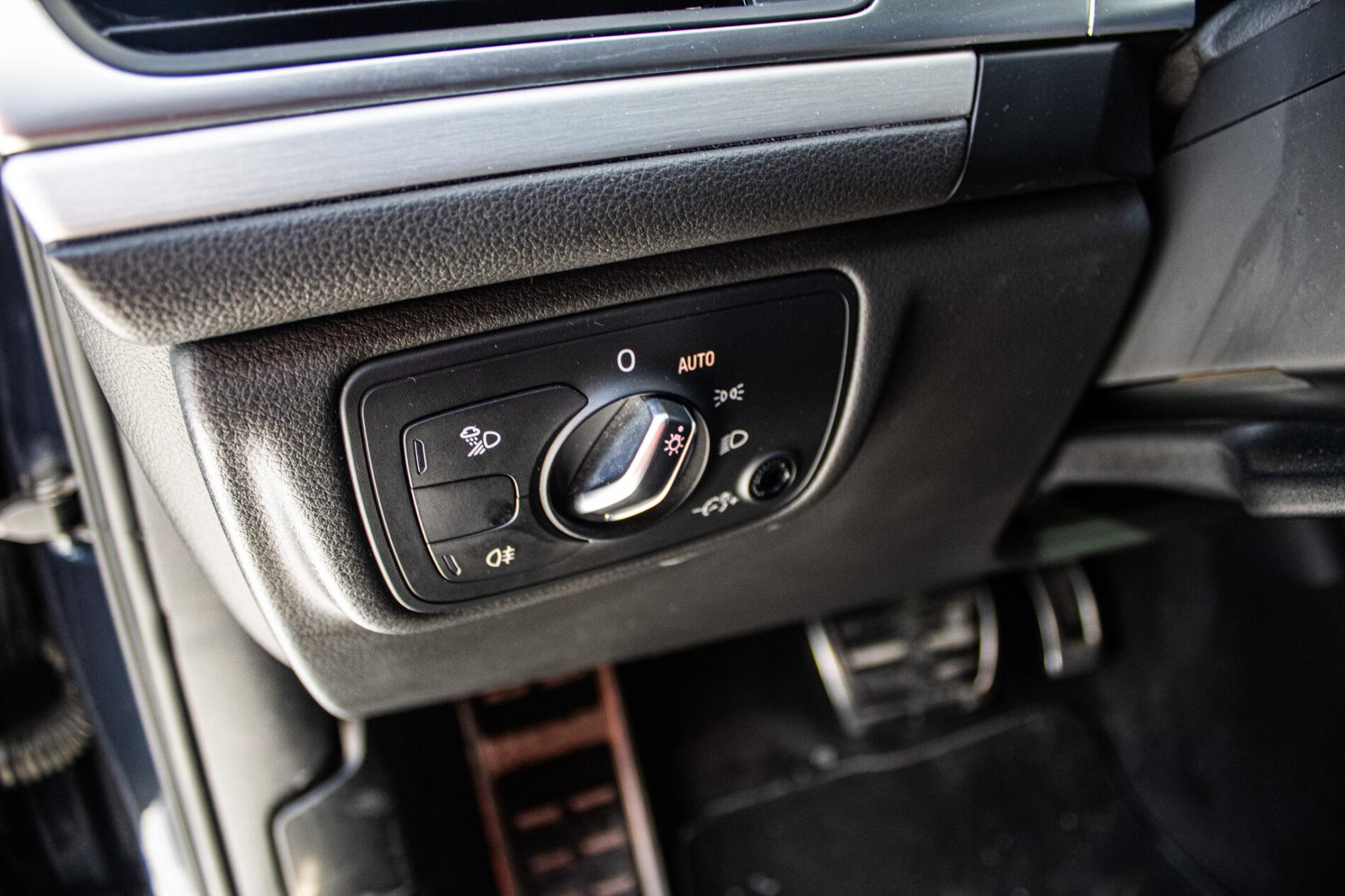 2015 AUDI A6, modrá kombi, 246 277 km