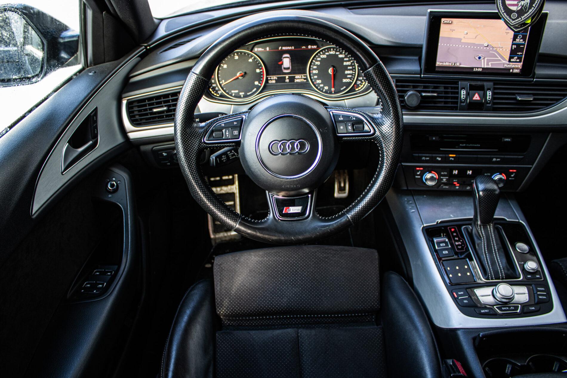 2015 AUDI A6, modrá kombi, 246 277 km