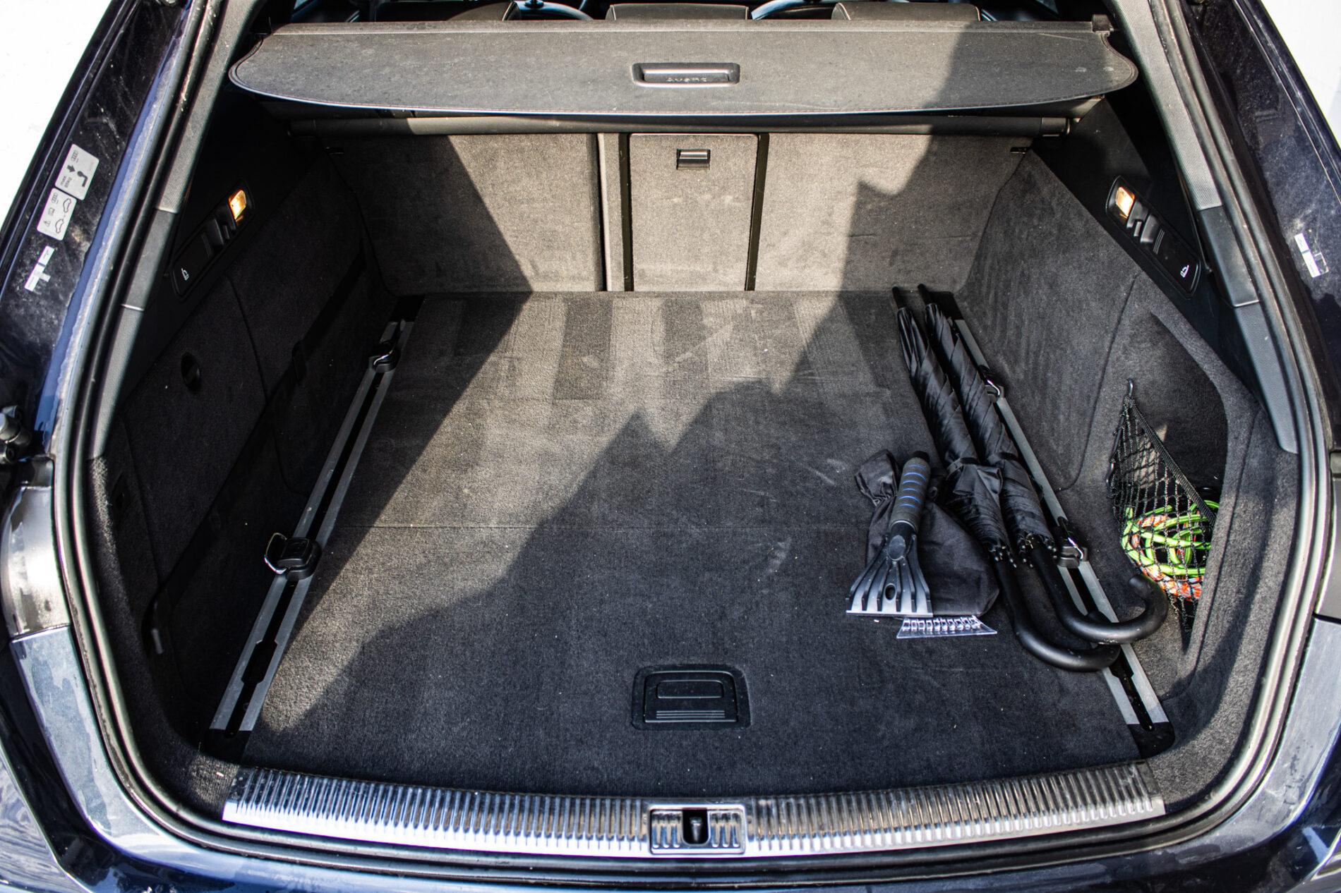 2015 AUDI A6, modrá kombi, 246 277 km