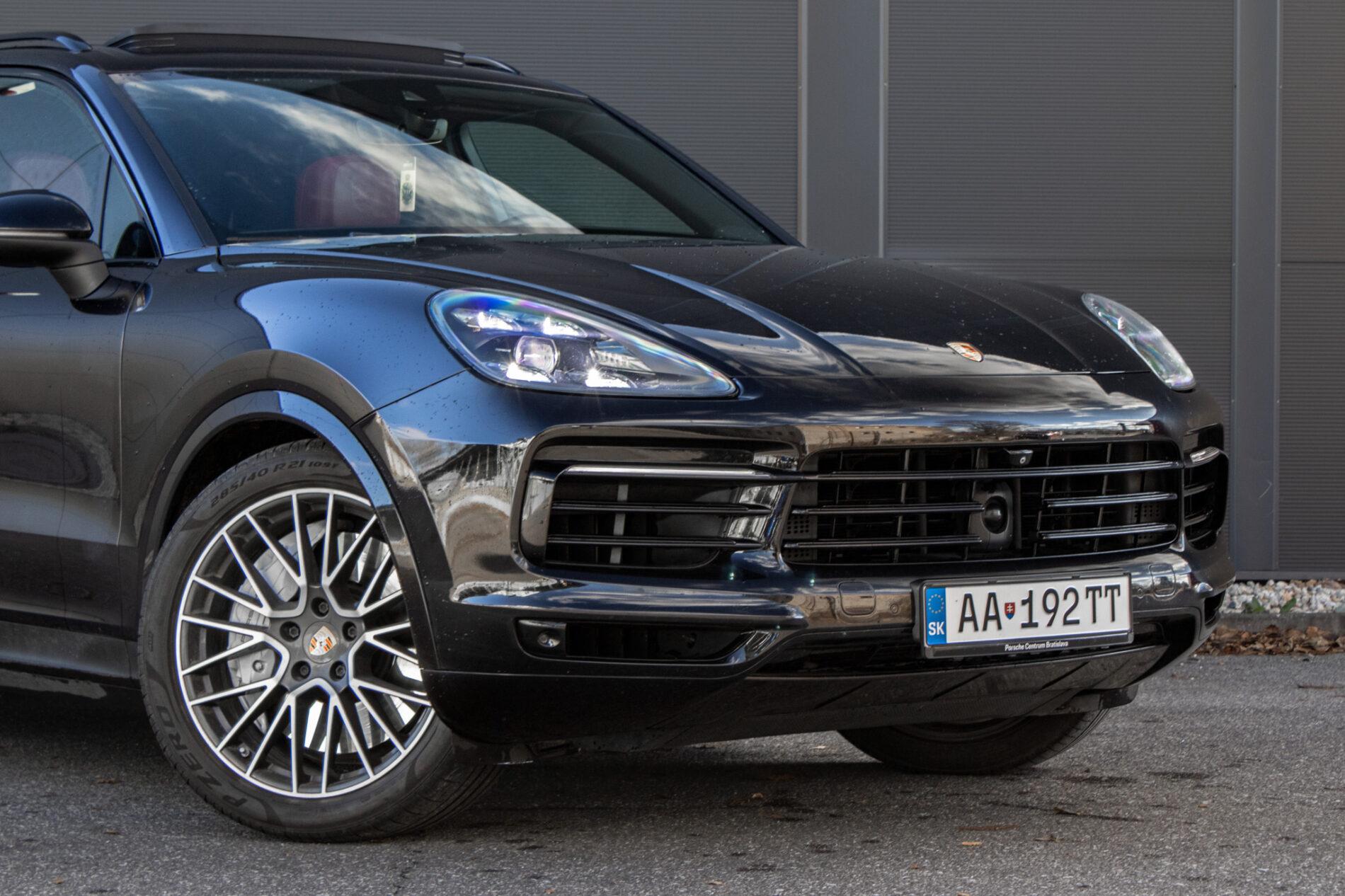 2018 Porsche Cayenne S, černá suv, 168 000 km