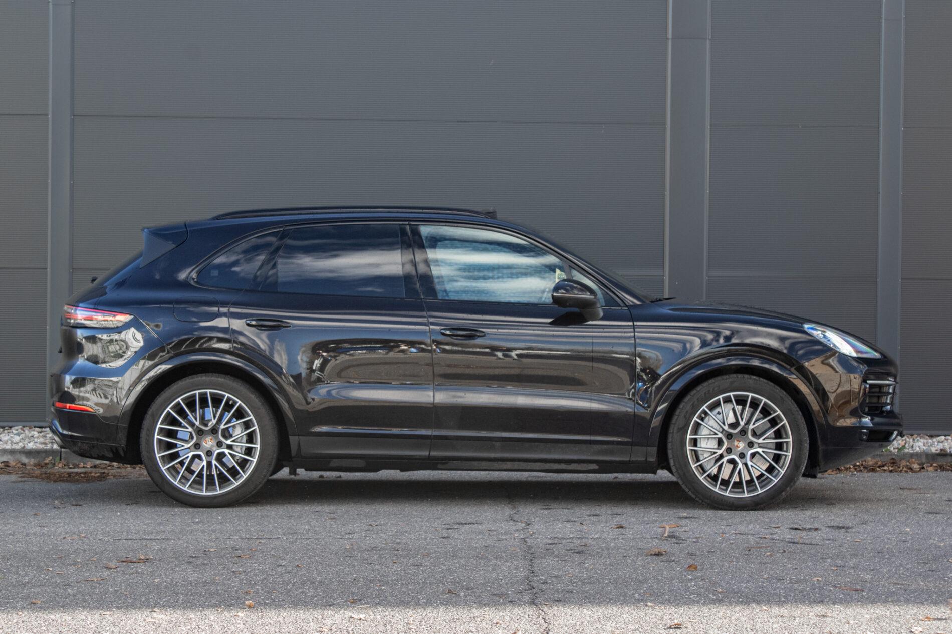 2018 Porsche Cayenne S, černá suv, 168 000 km