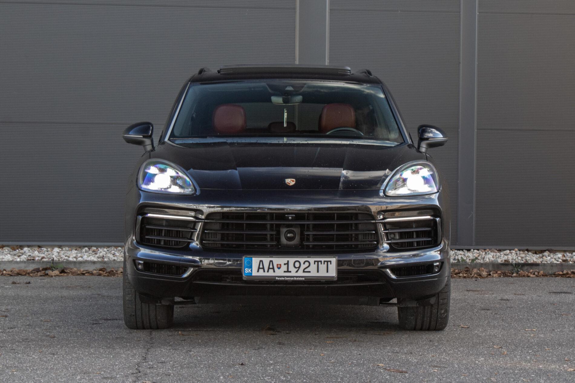 2018 Porsche Cayenne S, černá suv, 168 000 km